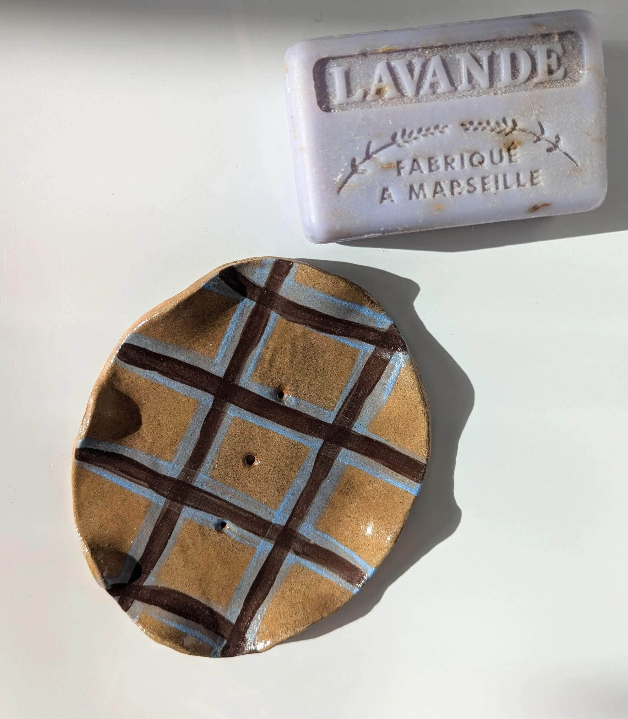 Gingham Stripe Wavy Soap Dish