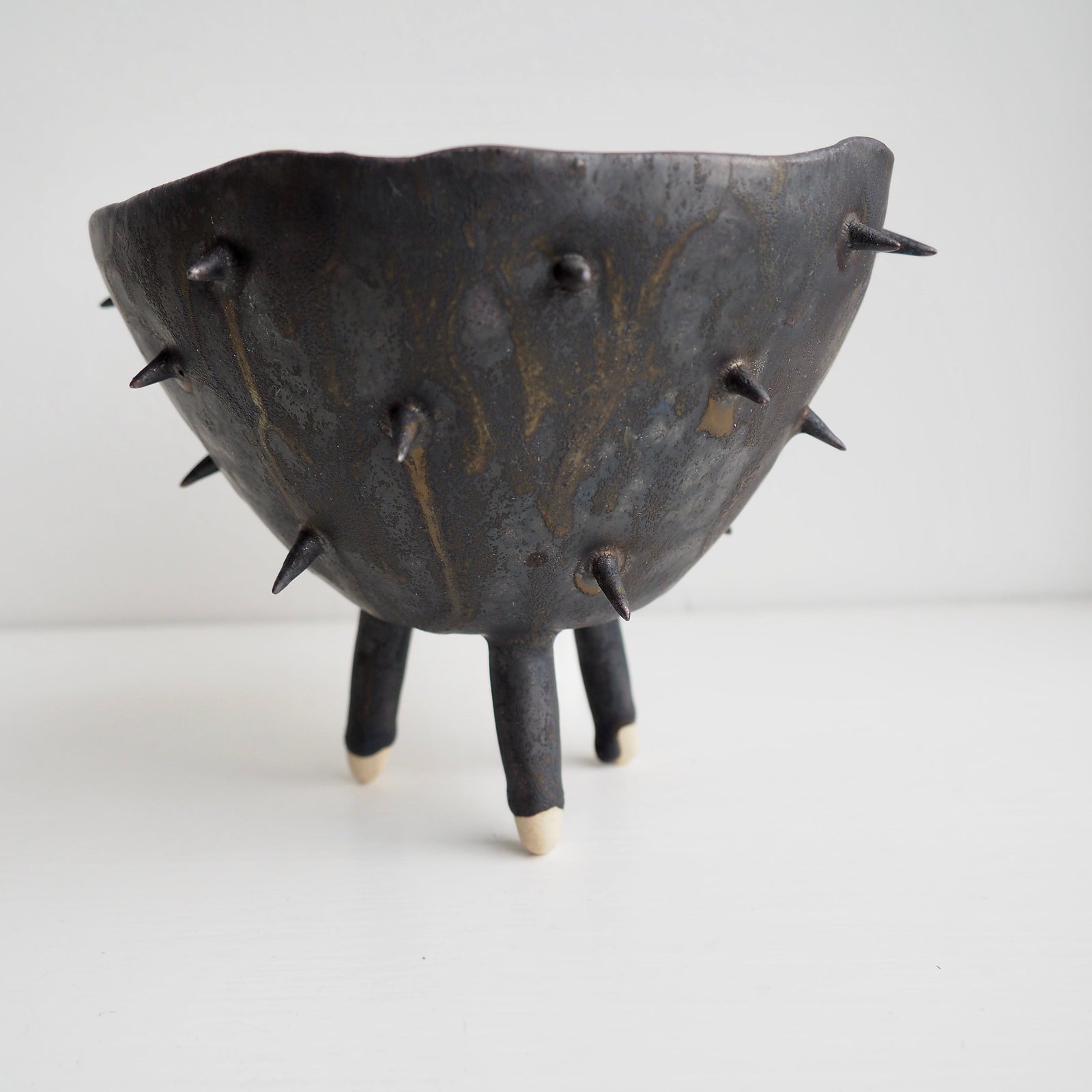 Handmade Metallic Black Gold Ceramic Tripod Spiky Planter