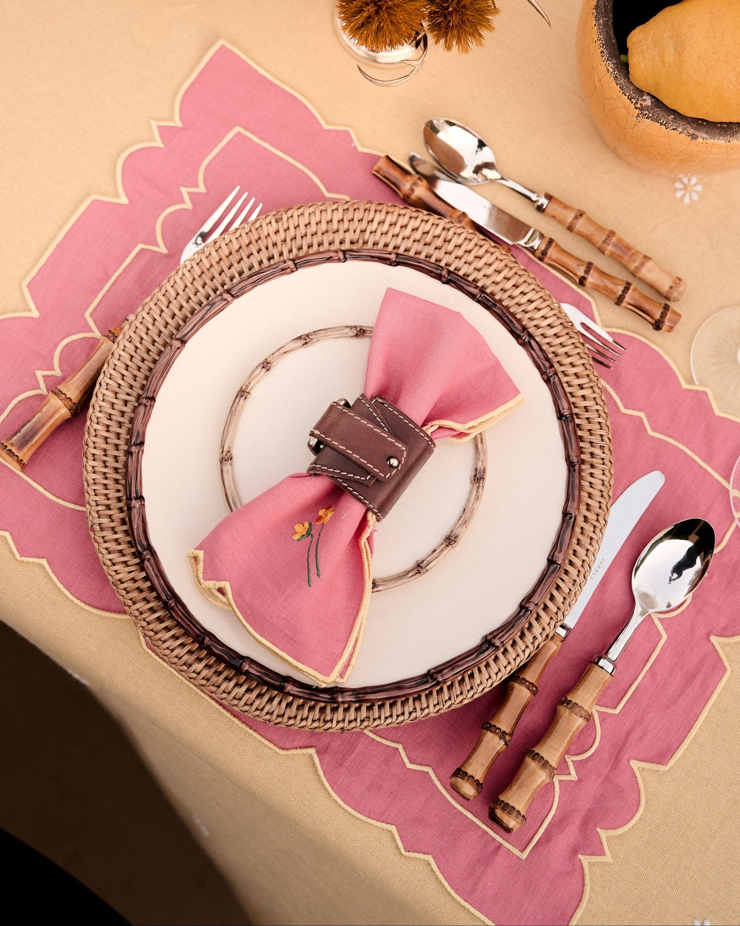 Gardénia Placemat, Pink with Yellow