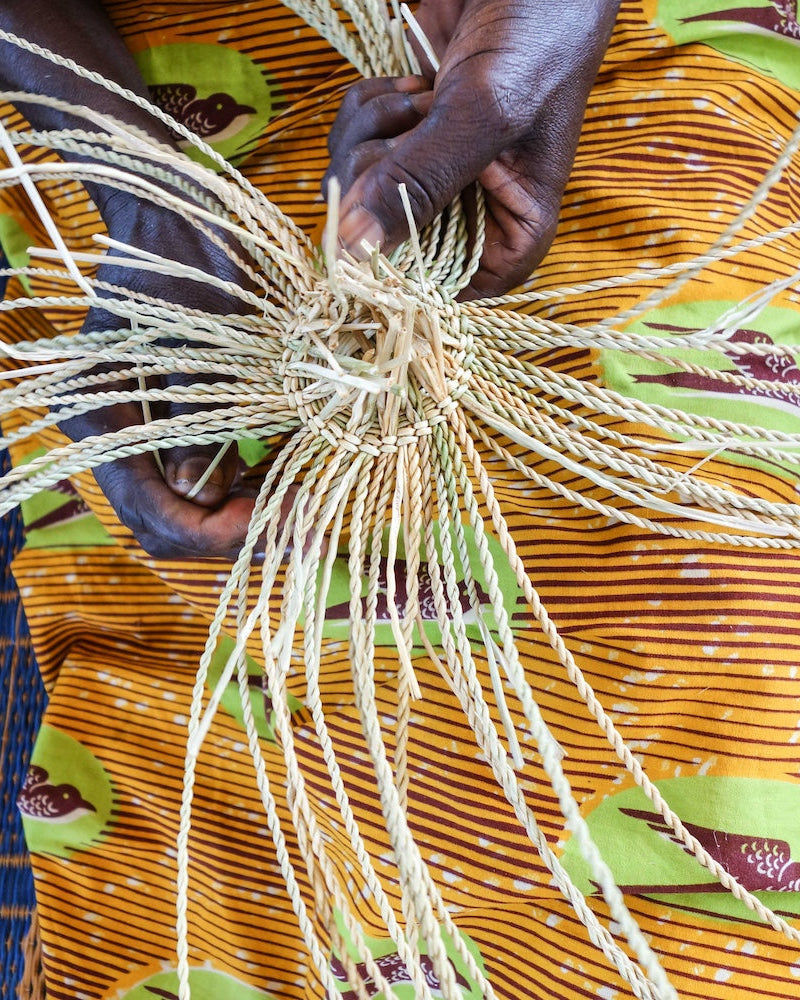 JIRAPA: Natural Woven Circular Placemat