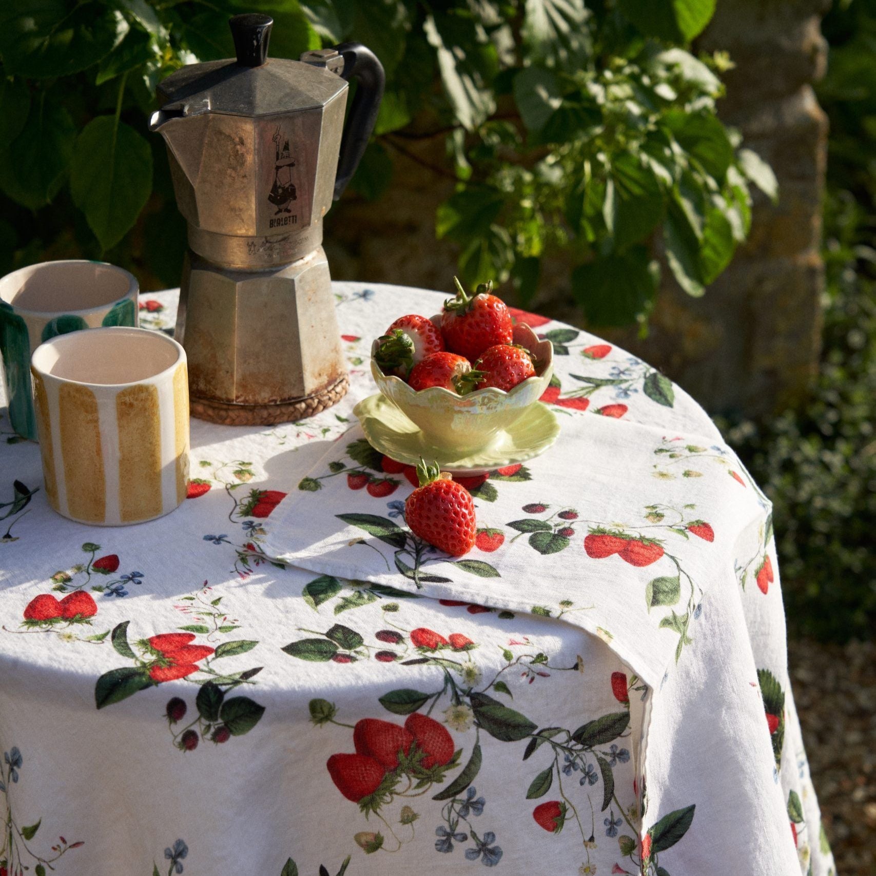 Wild Strawberry Linen Tablecloth
