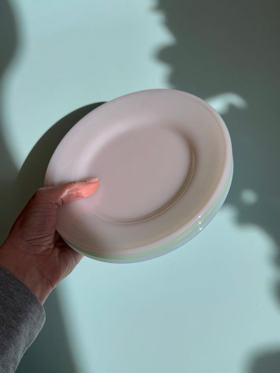 Brisita Plate - Light Pink