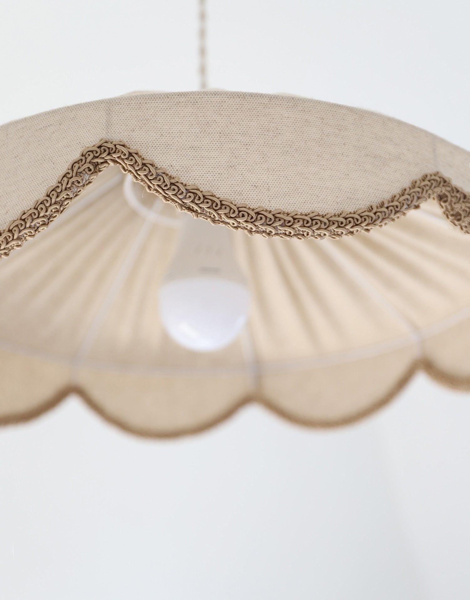 Floral-Shaped Pendant Light Solid Cosette “Classic”