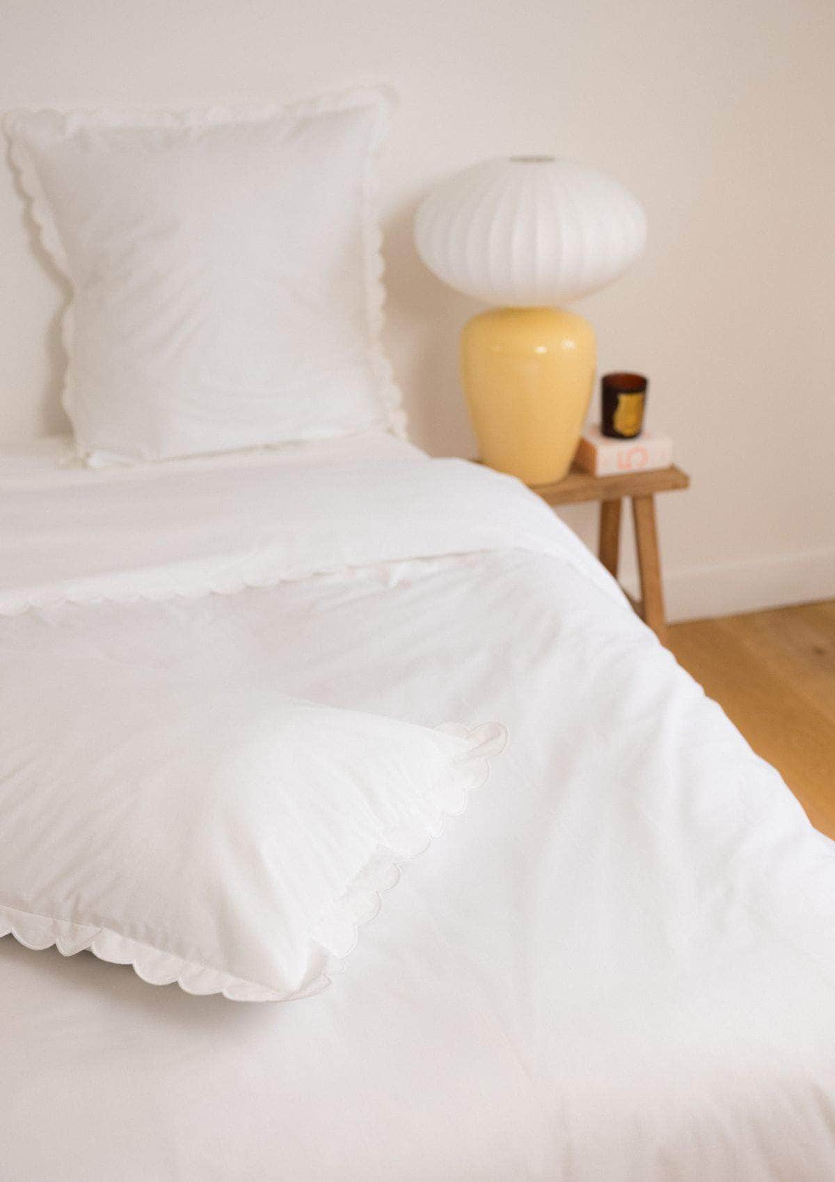 The Scalloped Bedding Set in White Cotton Percale