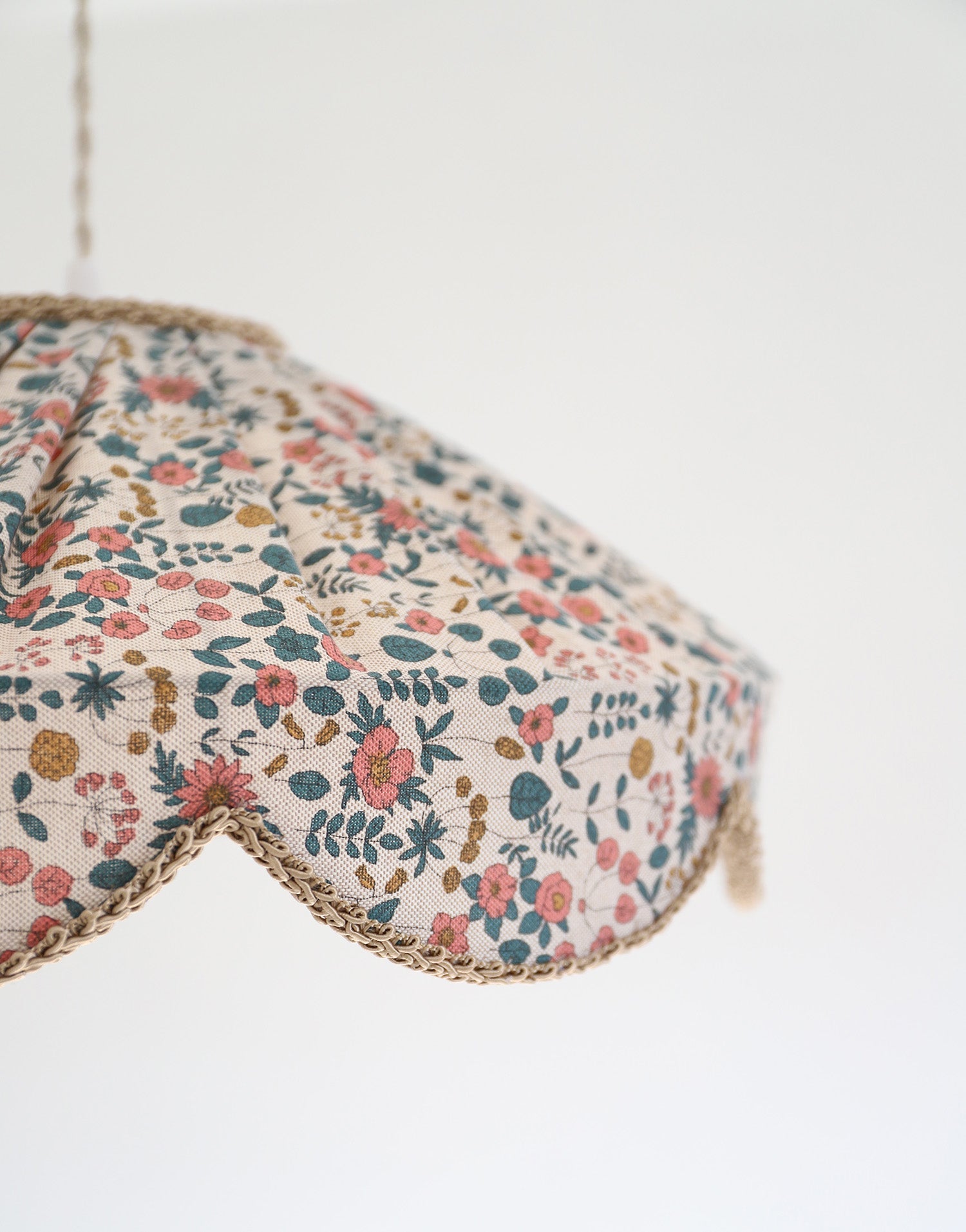 Floral-Shaped Pendant Light Cosette Printed “English Garden”