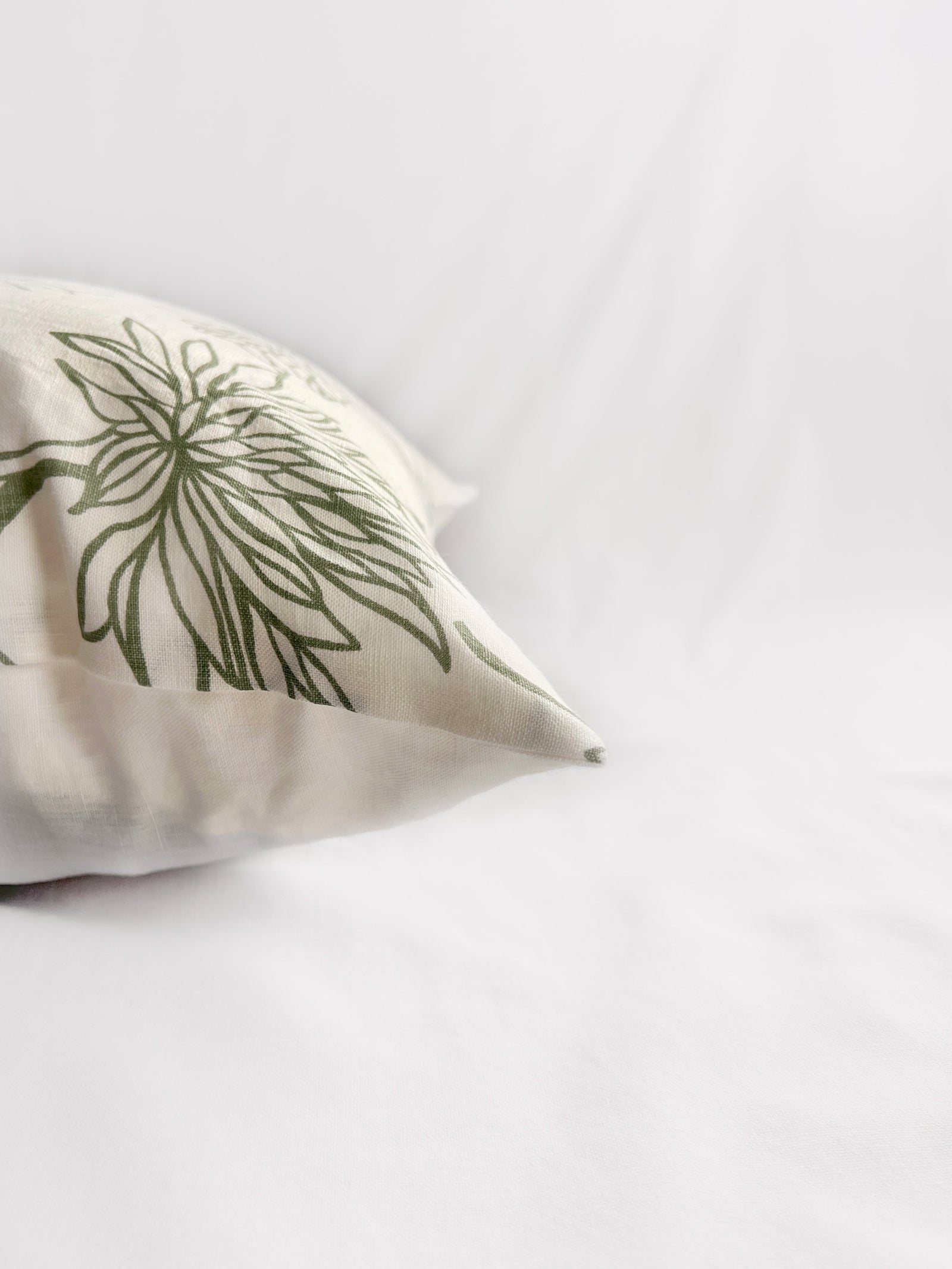 Dahlia - Pure Linen Throw Pillow Cover - 20X20"