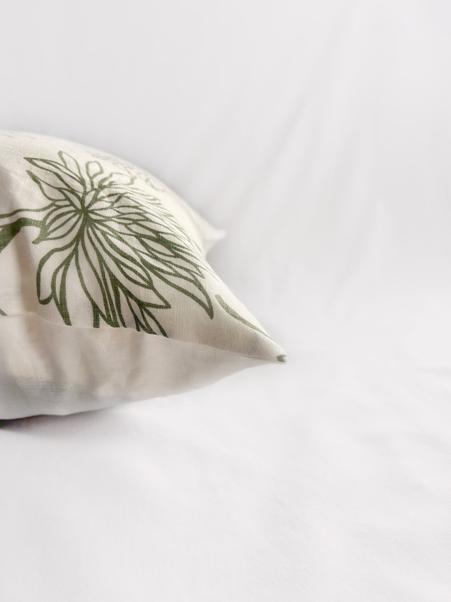 Dahlia - Pure Linen Throw Pillow Cover - 20X20"