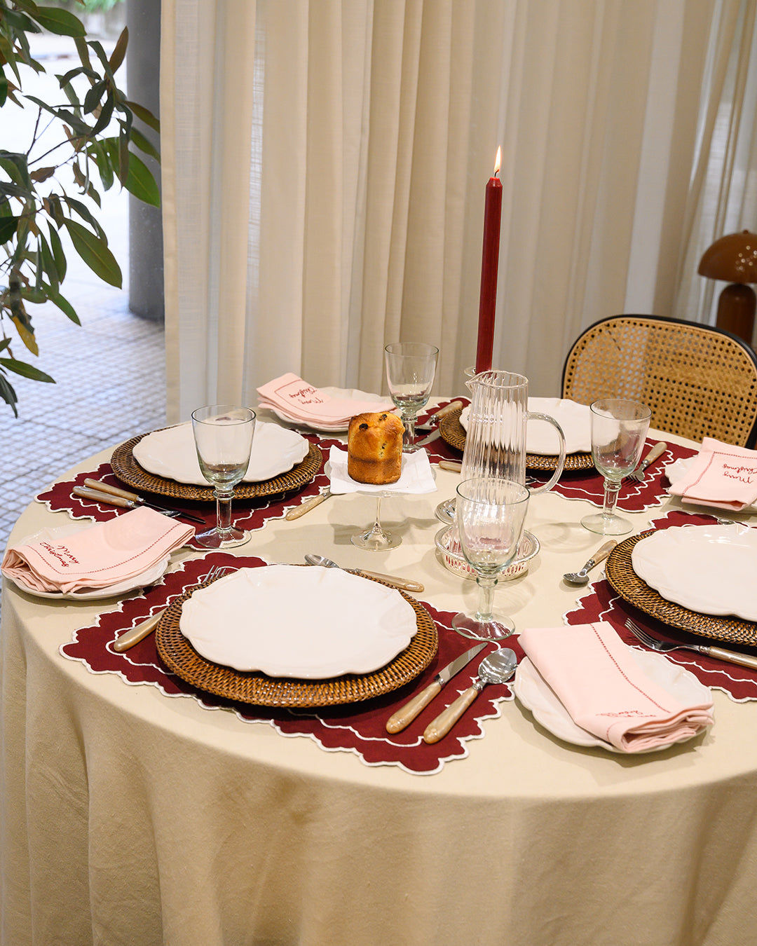 Esmeralda Placemat, Bordeaux with White