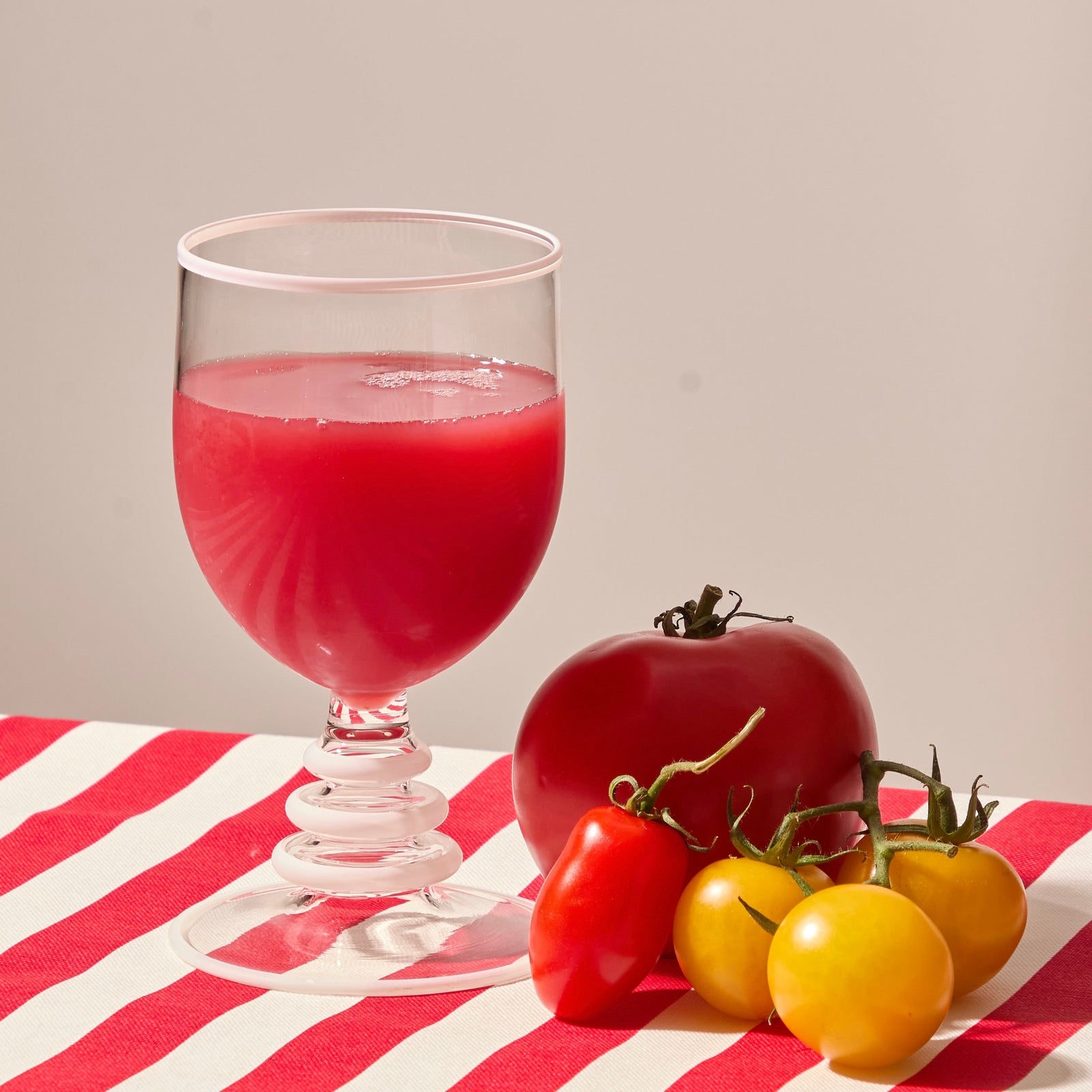 White Rim Isabella Footed Glasses (Set of 4)