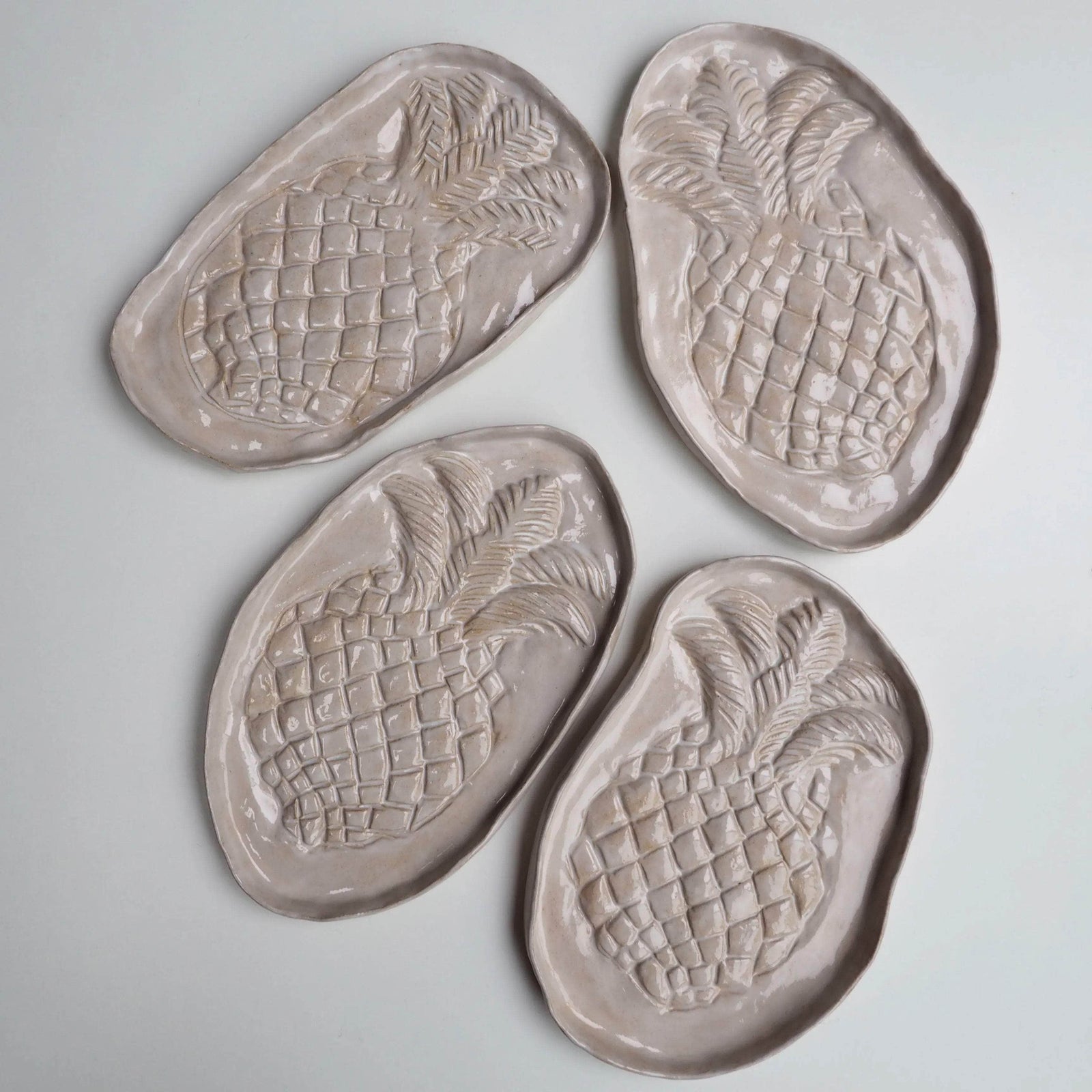 Ceramic Oatmeal Gloss Pineapple Serving Plate