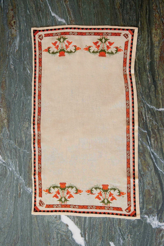 Trapeza Vintage Table Runner