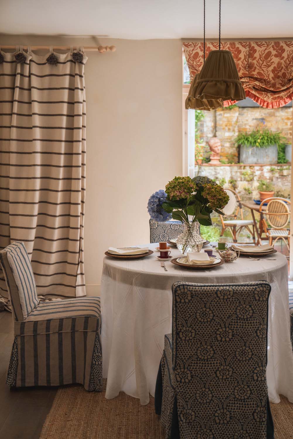 Double Hemstitch Check Round Tablecloth