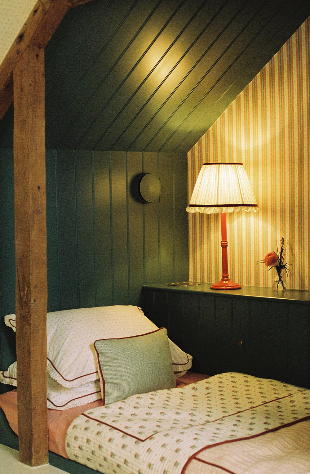 Blume Green Cushion – Rectangle