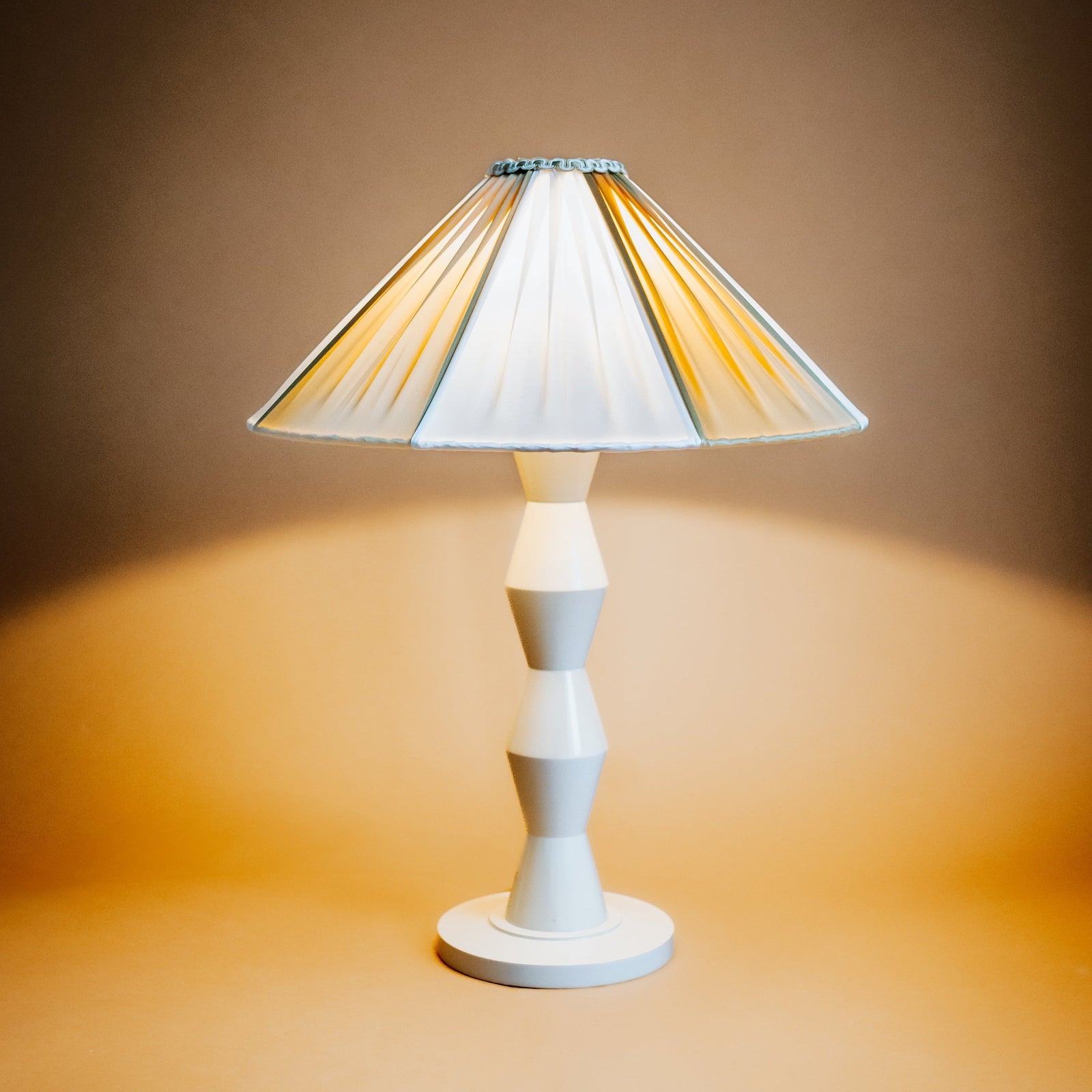 The Fitz - White Lamp