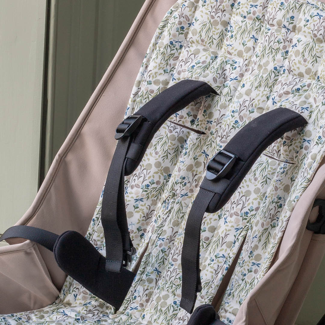 Pram Liner - Riverbank / Nettle Scatter