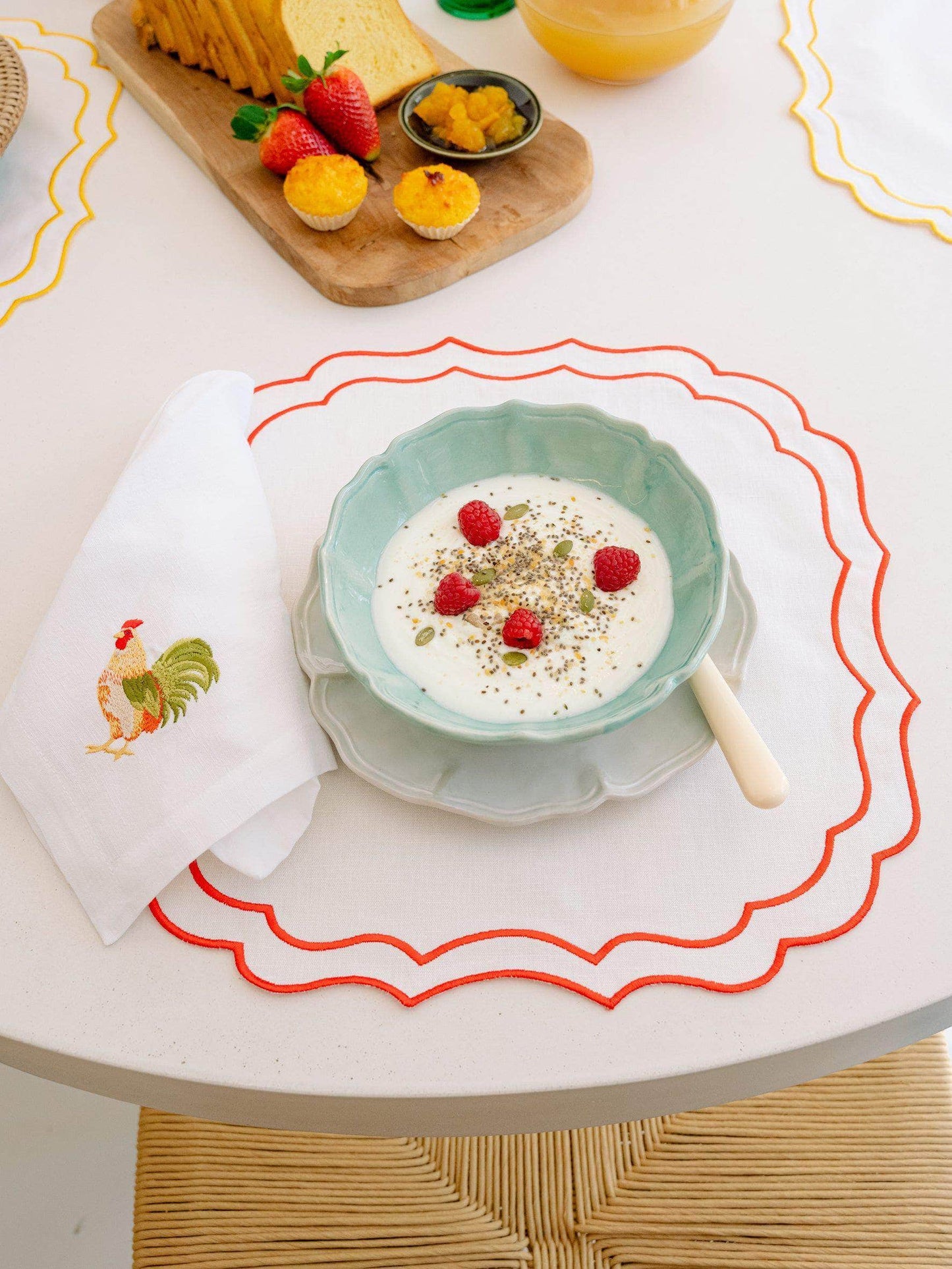 Greta Placemat, White with Orange – Anti-Stain