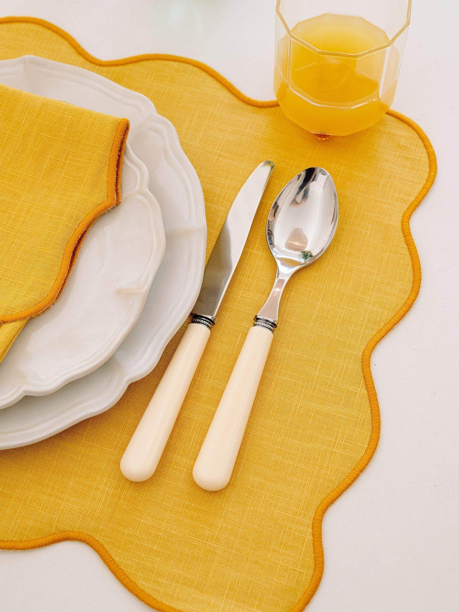 Palma Placemat, Yellow with Yellow – Anti-Stain