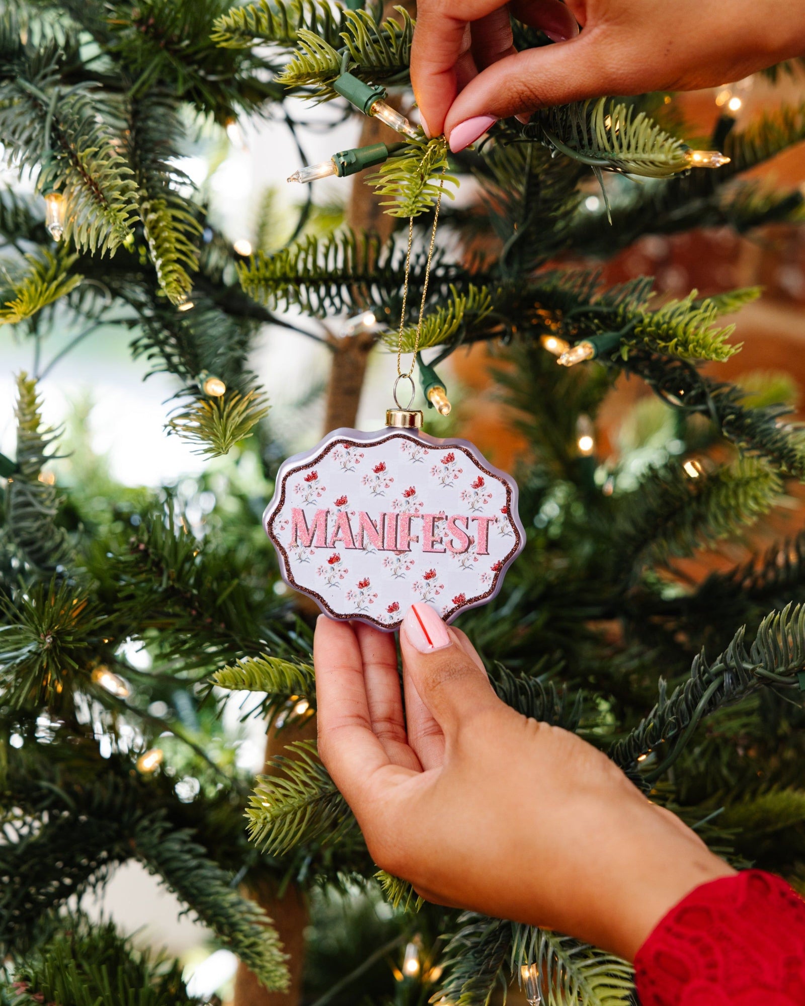 Scallop Ornament - Manifest