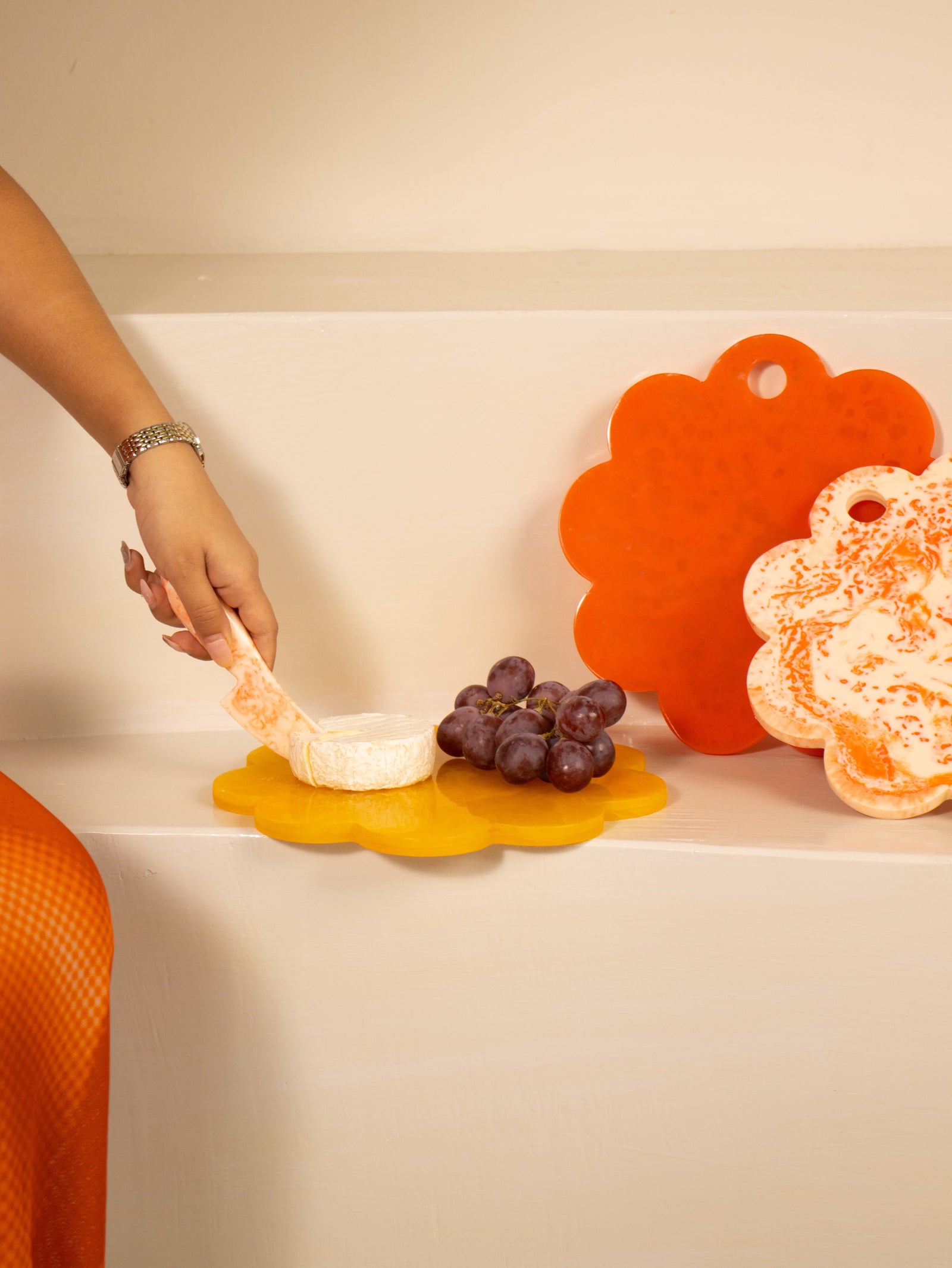 Scallop Resin Cheese Charcuterie Board, Mustard - 9 Inches