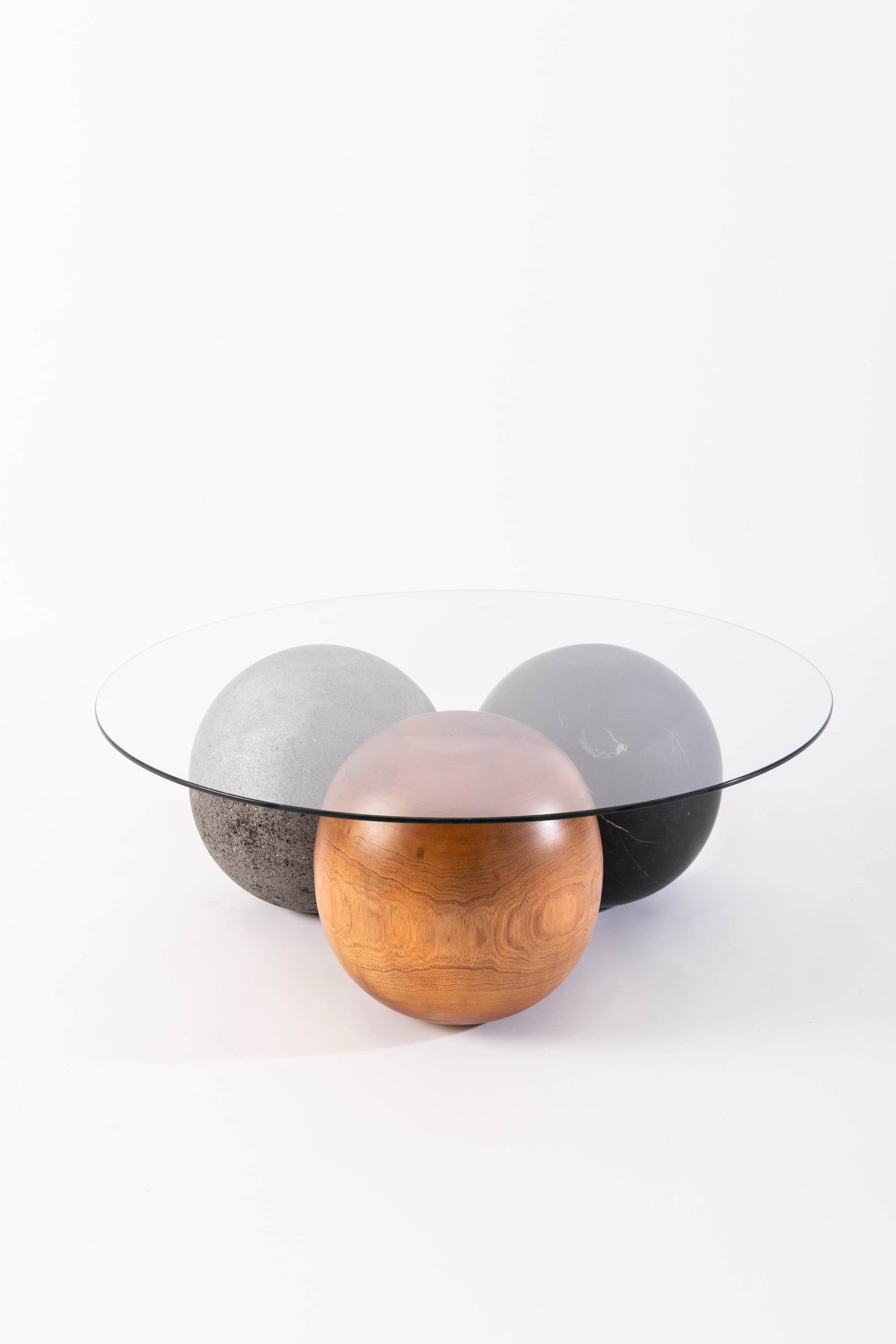 Triada Table