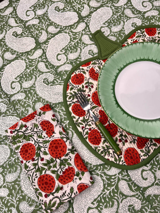 Gift Set: Set of 4 reversible Pumpkin Placemats