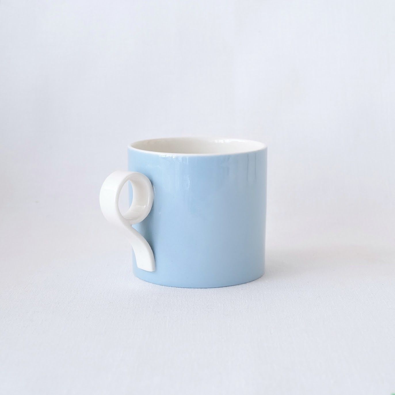 Medium Mug in Celestial Blue