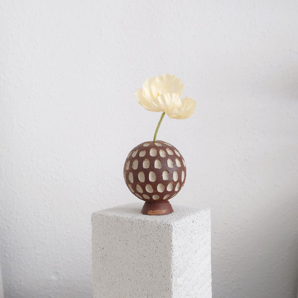 Lara - Carved Mini Vase - Vorarlberg Wild Clay