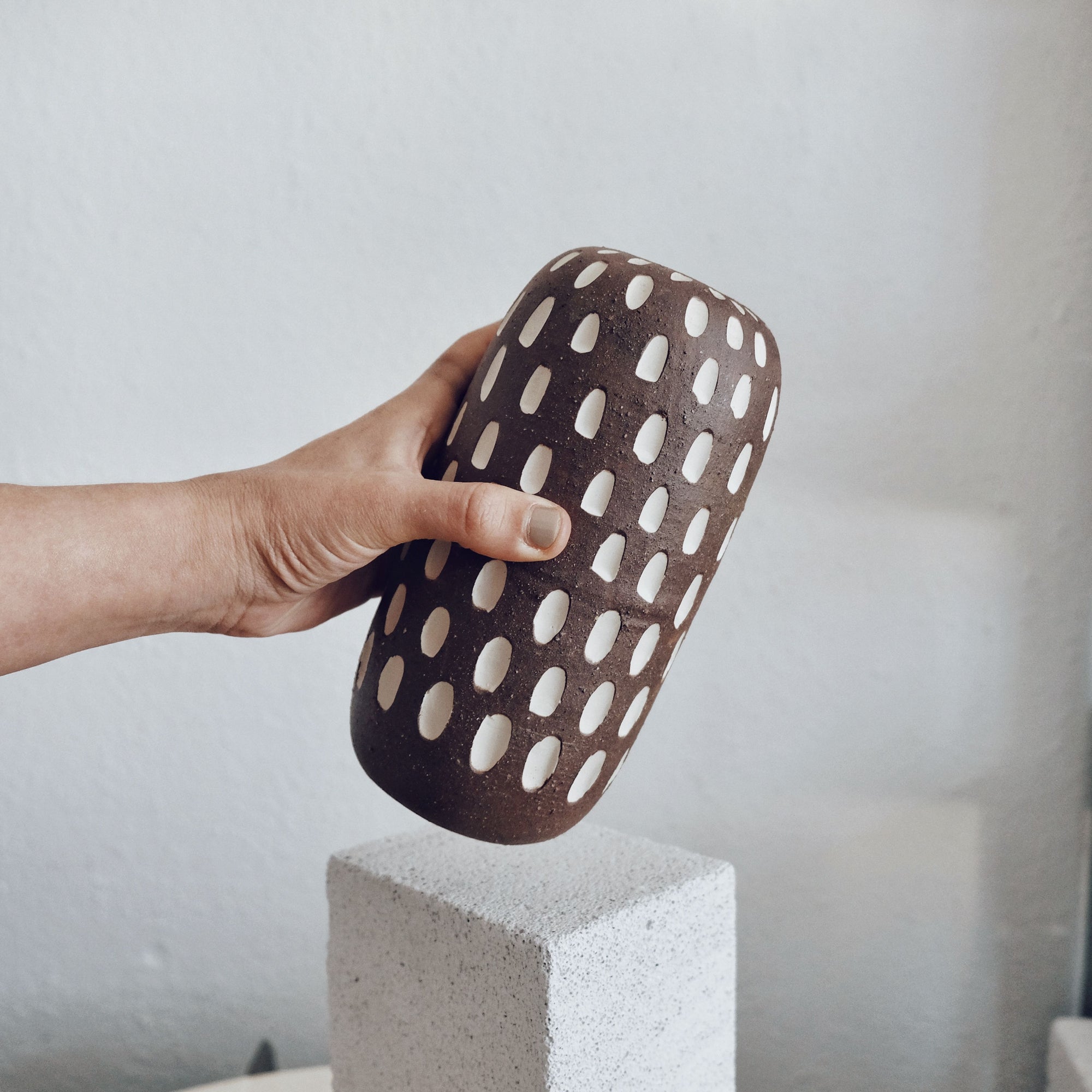 Eliana -  Ceramic Vase - Vorarlberger Wild Clay - 2