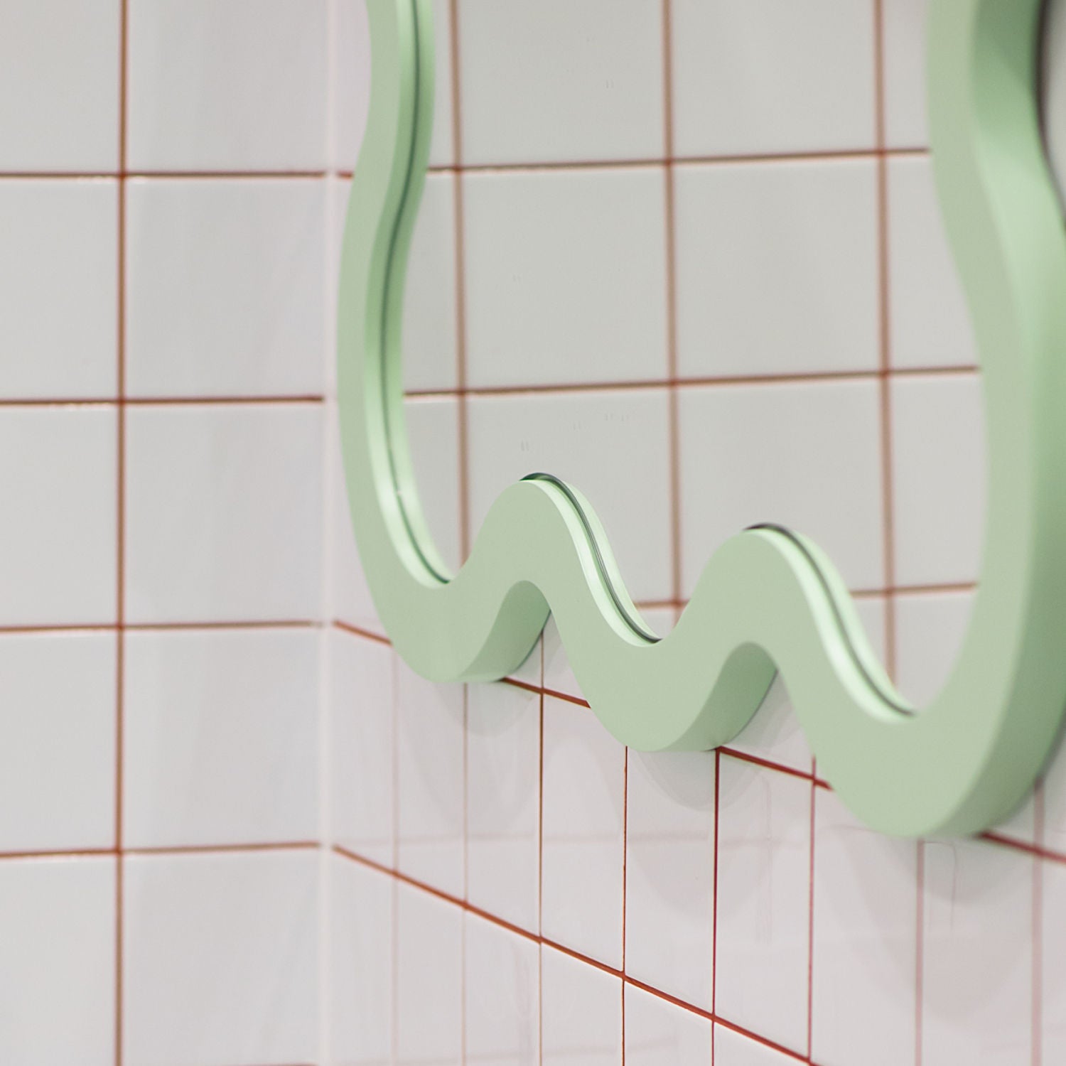 Hvyli 8 - Square Wavy Mirror