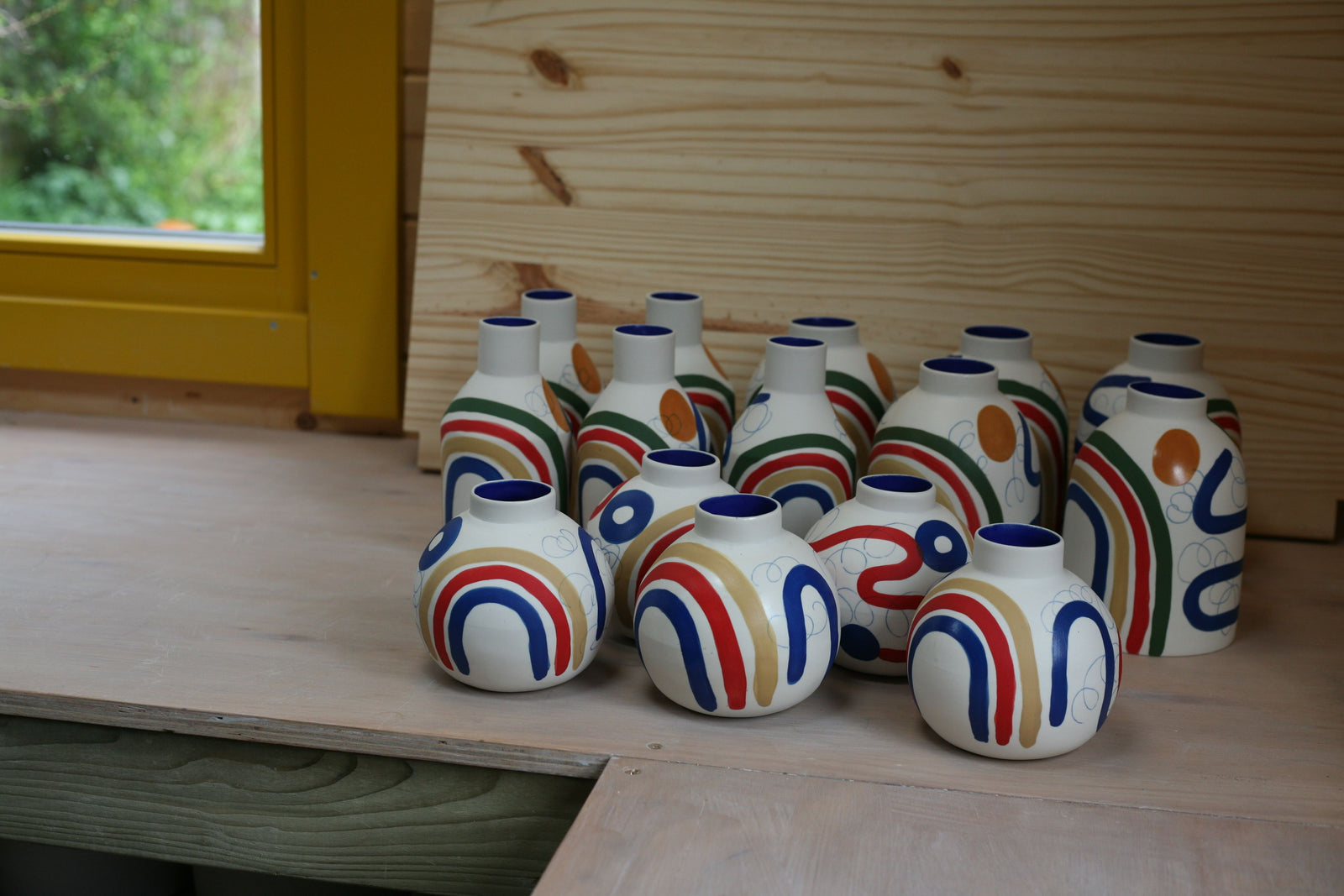 Bottle Vase in Porcelain and Brushstroke