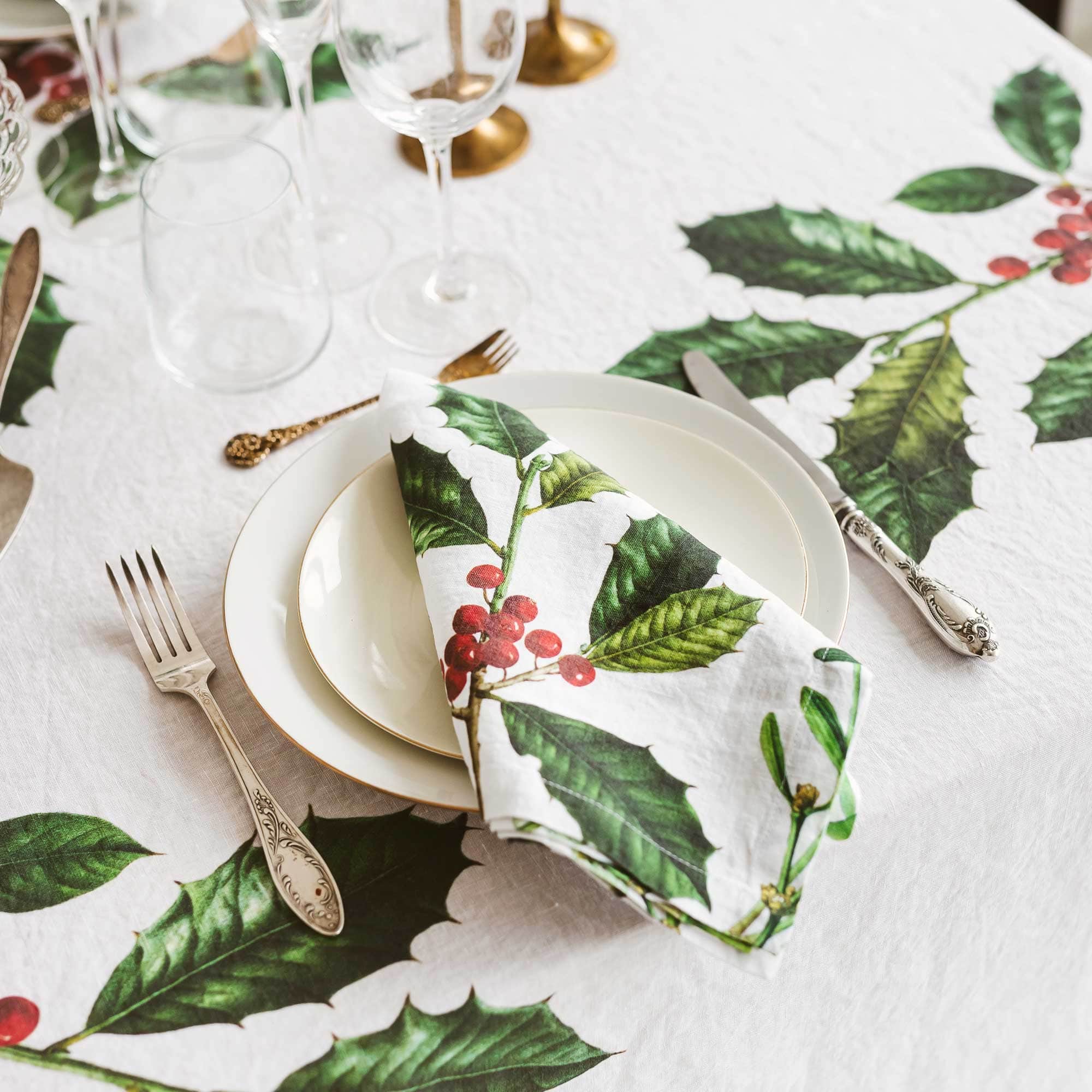 Linen Napkins HOLLY & MISTLETOE Set of 6 White