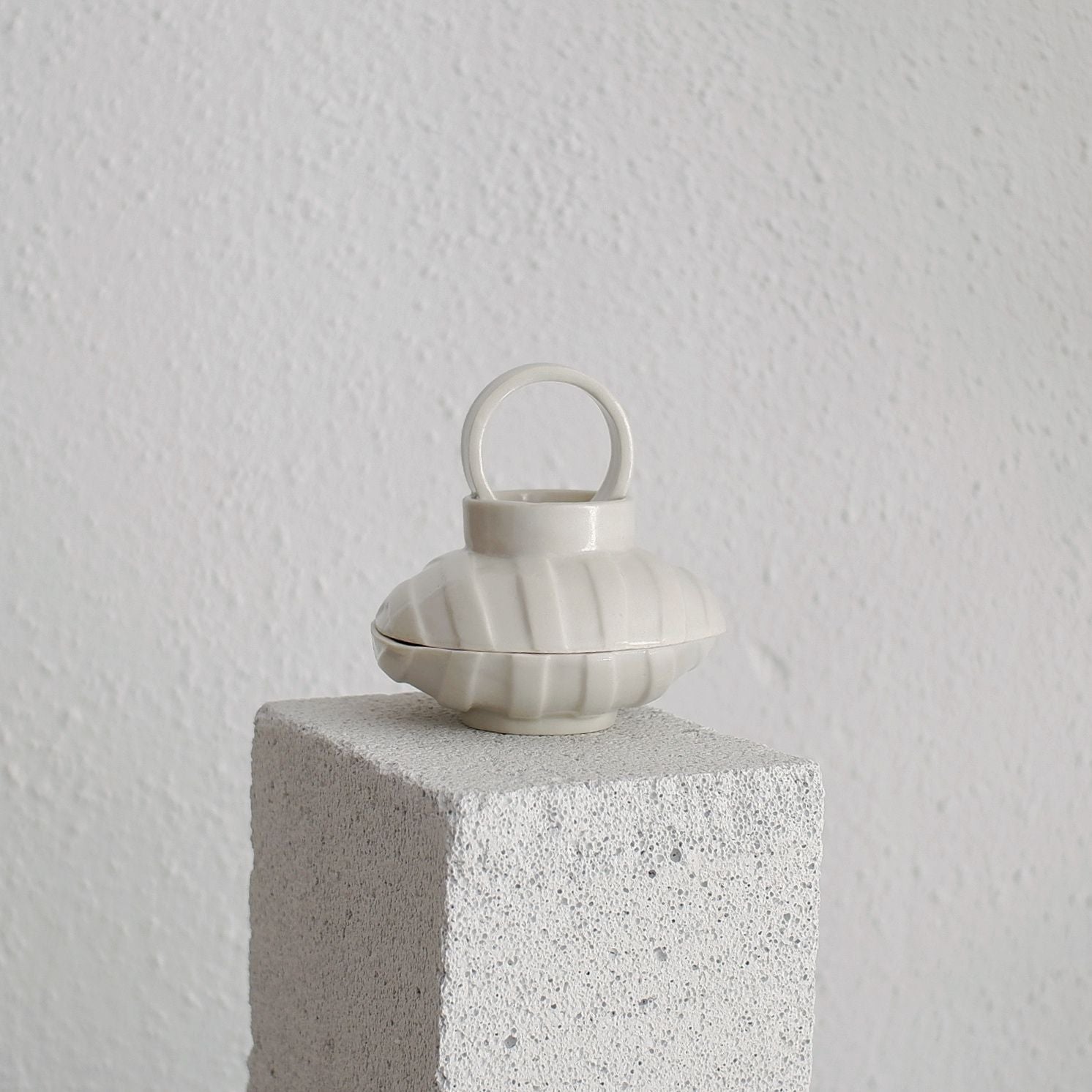 Takara - Porcelain Small Treasure Box