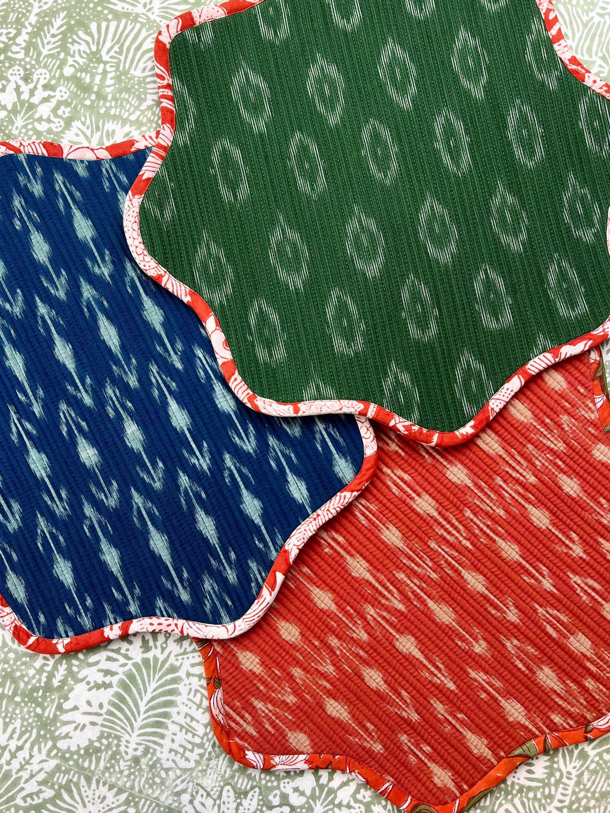 Ikat Scallop Placemat - Blue & Green