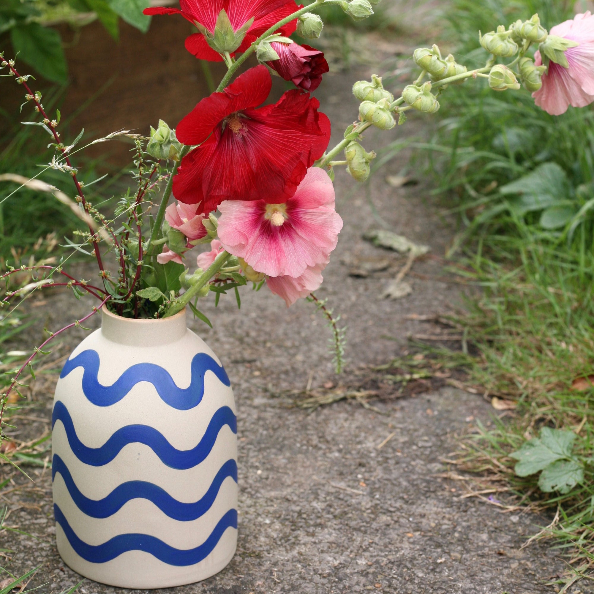 Beehive Vase in Wave