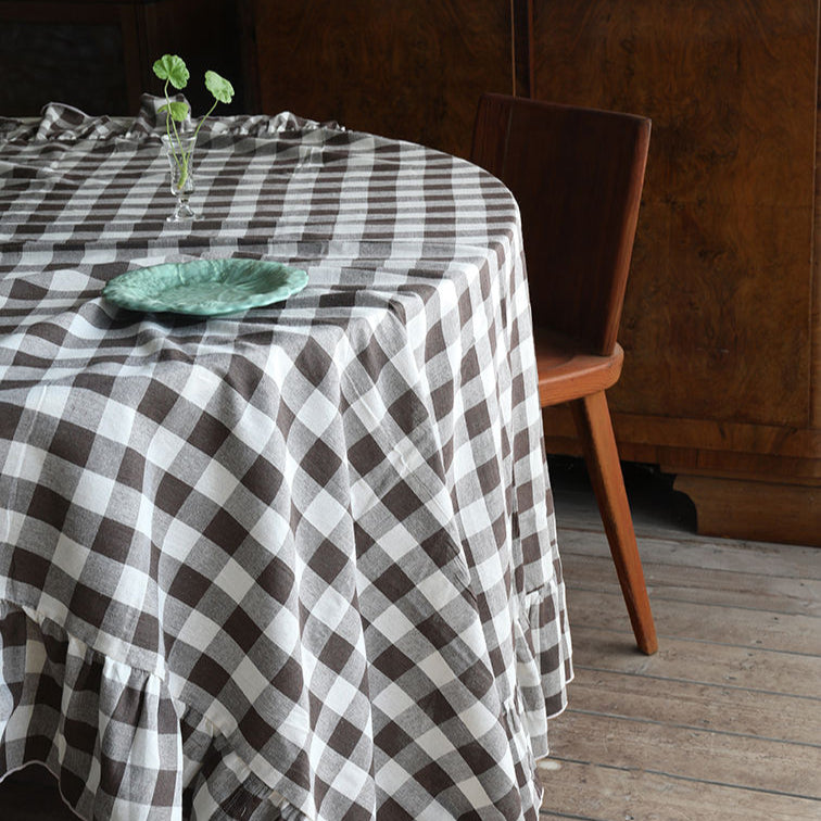 Tablecloth Ruffle Check