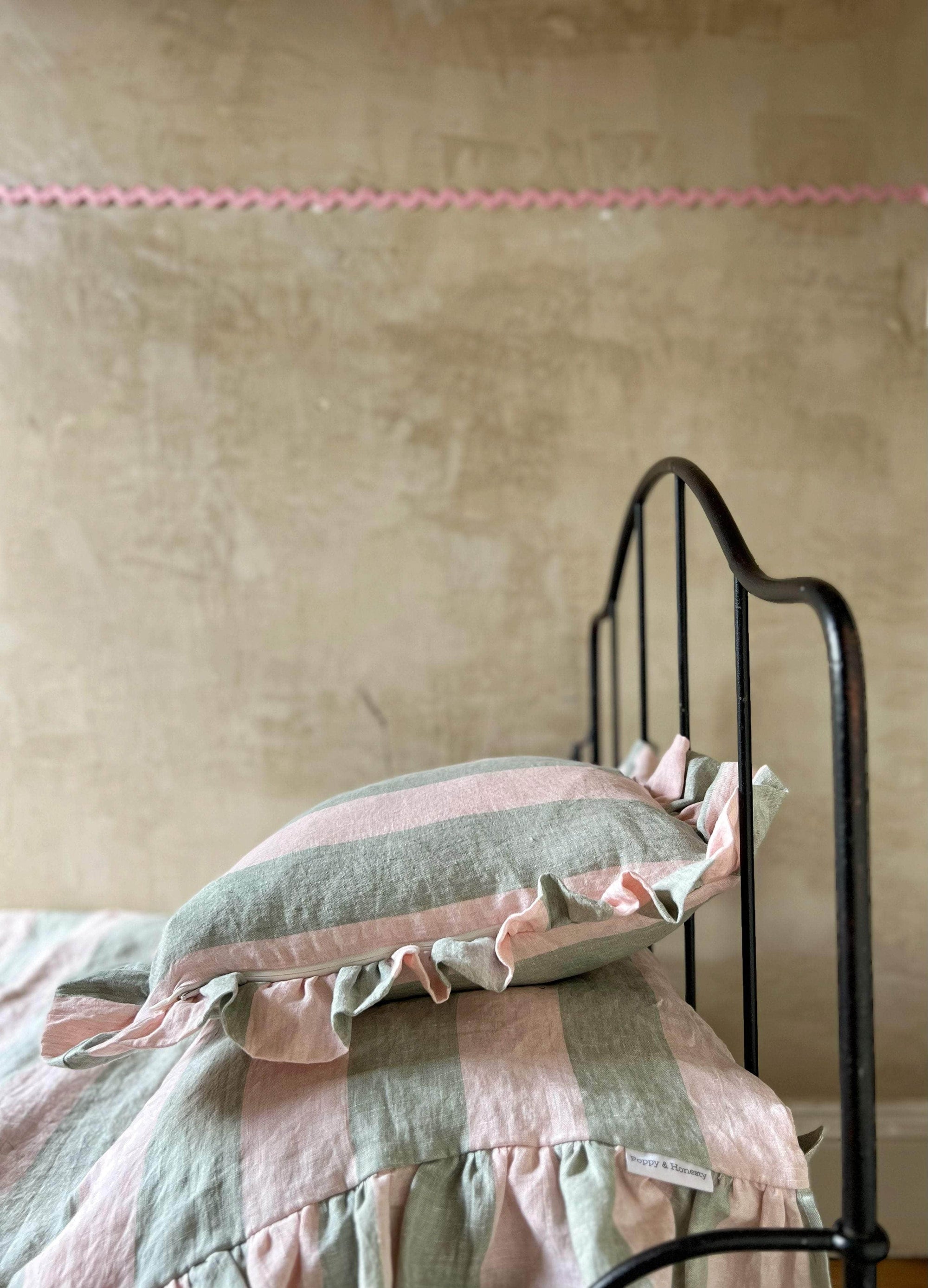 Ruffle Cushion in Gelato