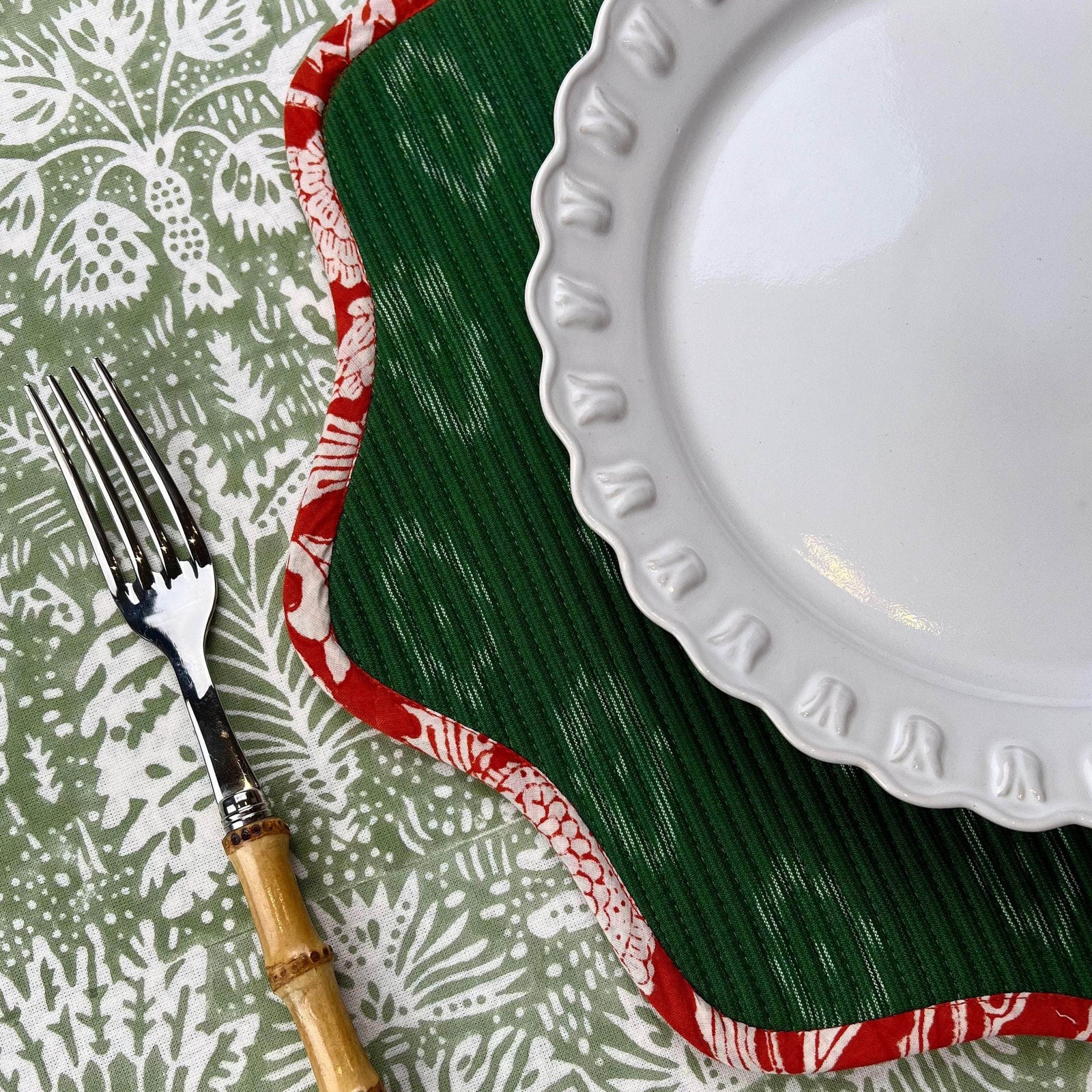 Ikat Scallop Placemat - Blue & Green