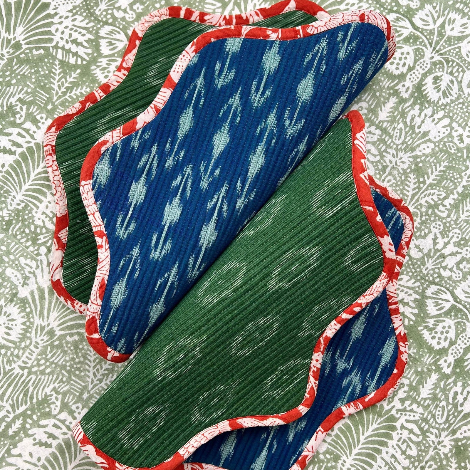 Ikat Scallop Placemat - Blue & Green