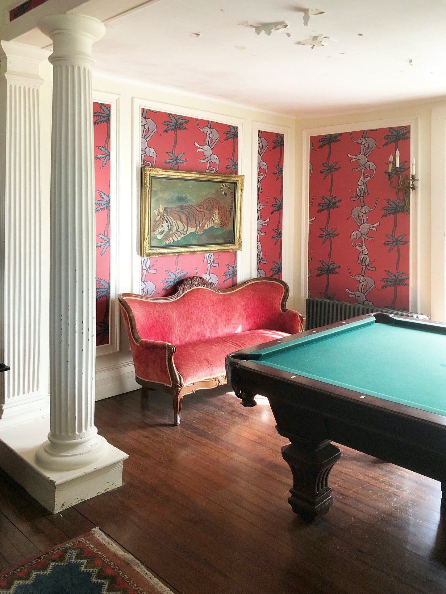 Totem Tunis Wallpaper