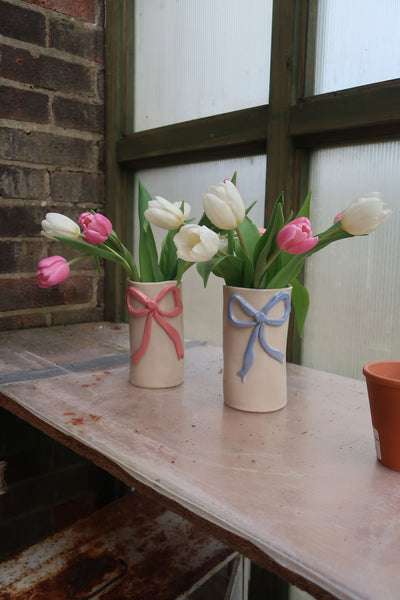 blue wobbly bow vase