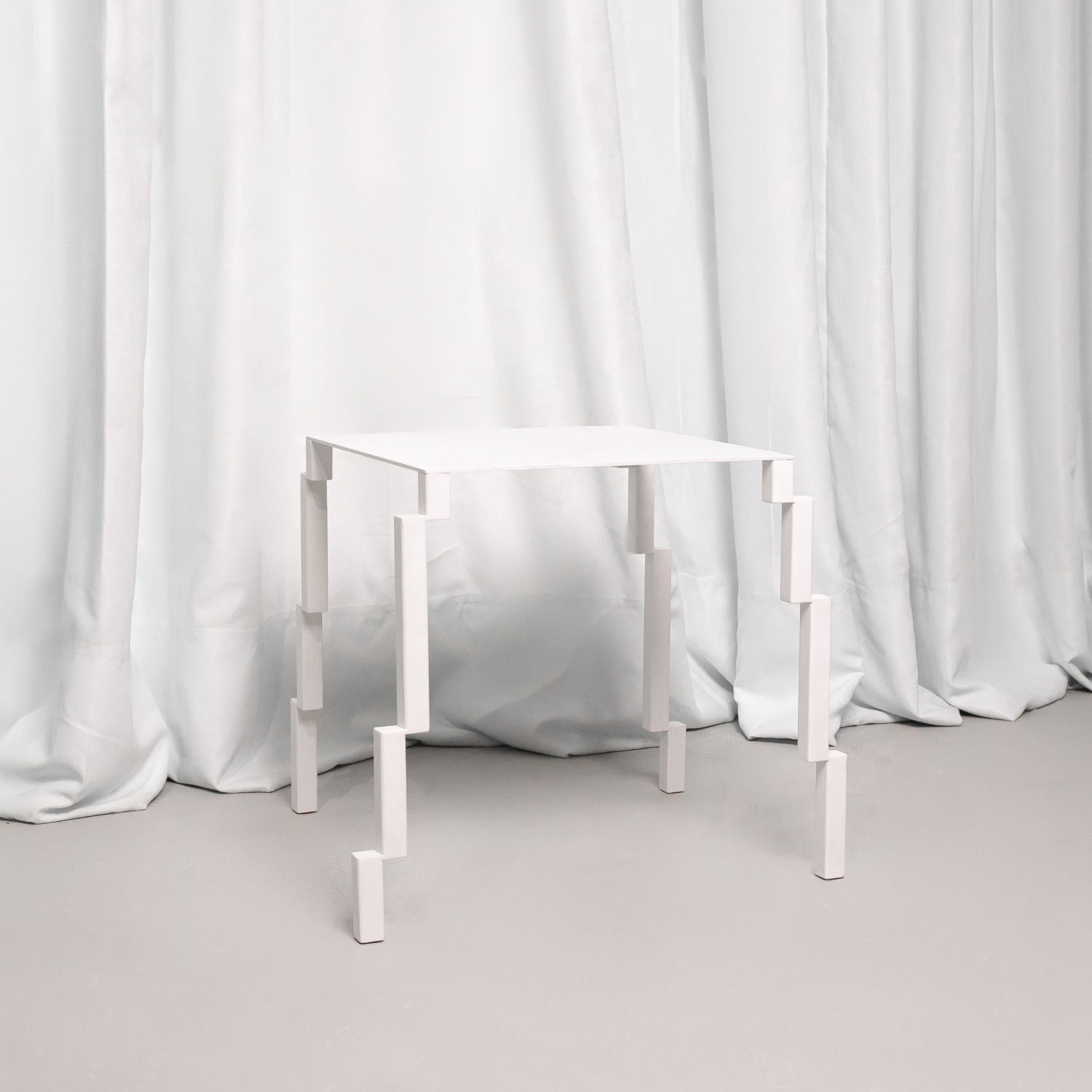 Bug 4040 - Side Table