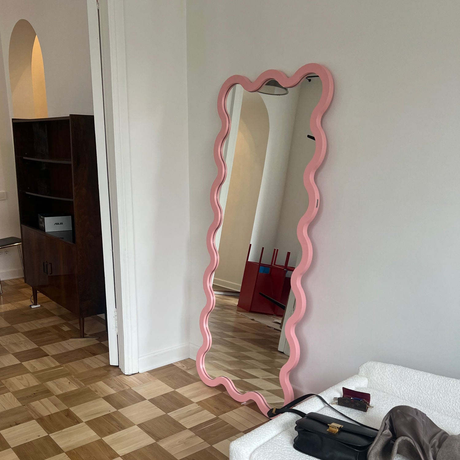 Hvyli 16 - Full Length Mirror
