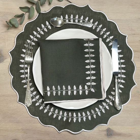 COURONNE - Garland Embroidery Placemat and Napkin Set