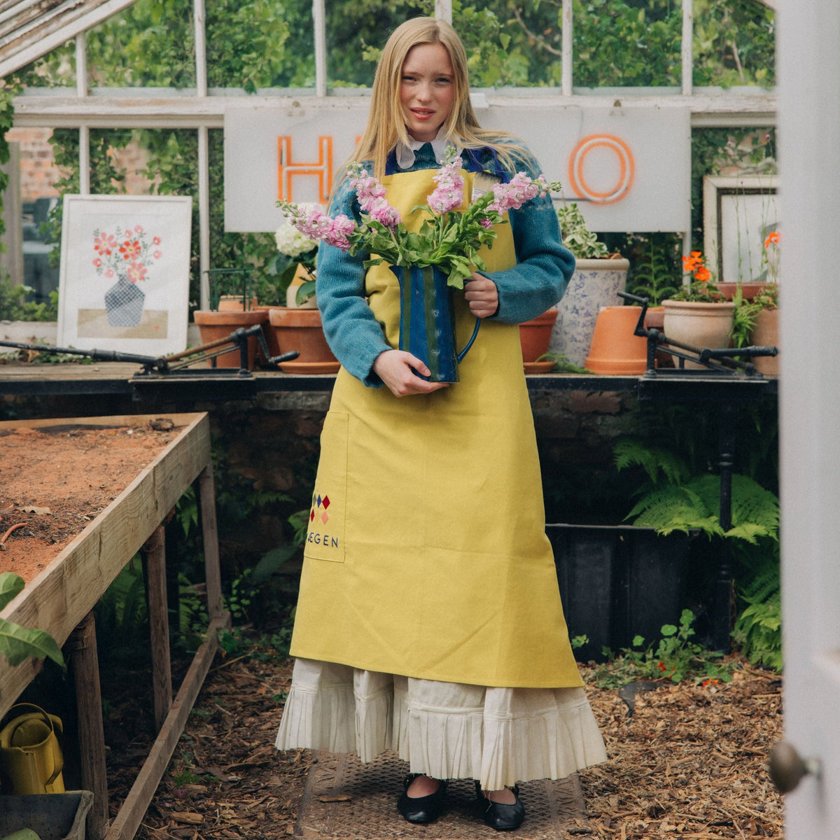 The MÆGEN Apron - Yellow