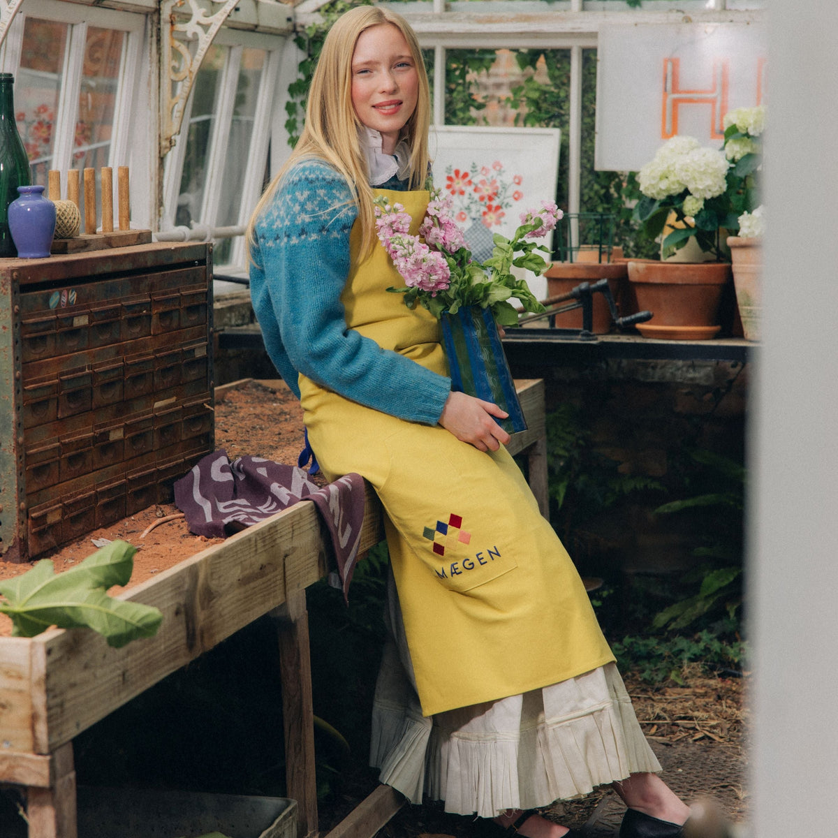 The MÆGEN Apron - Yellow