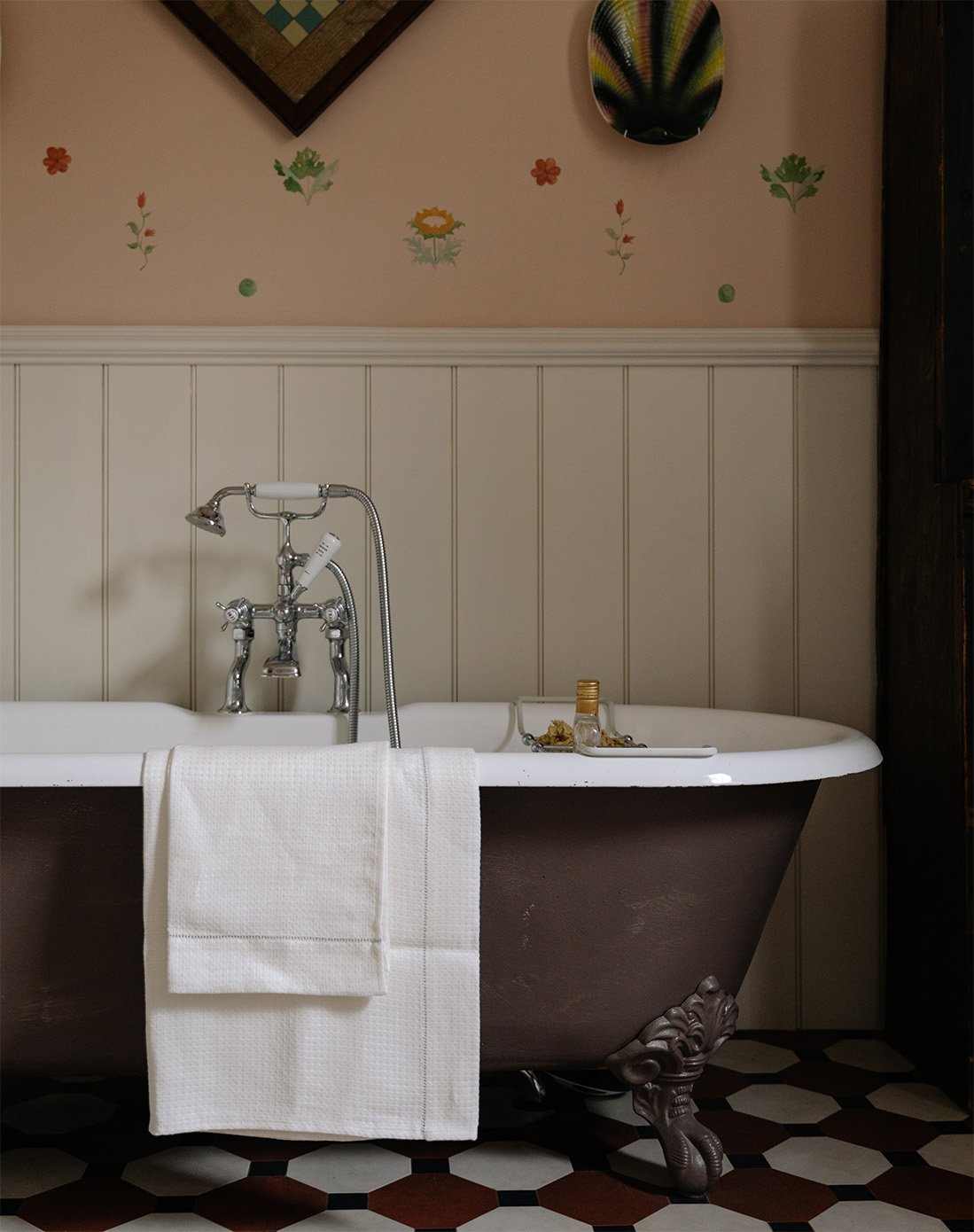 Liège Bath Sheet in Ivory White Waffle with Olive Green Hemstitch