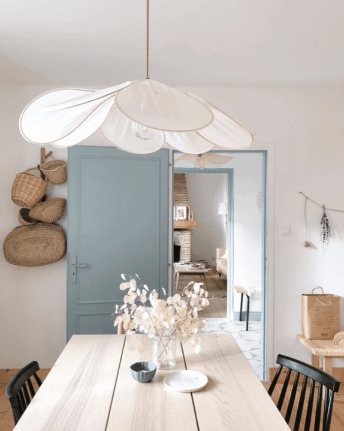 The Original Pendant Petal Light - Medium Whitee