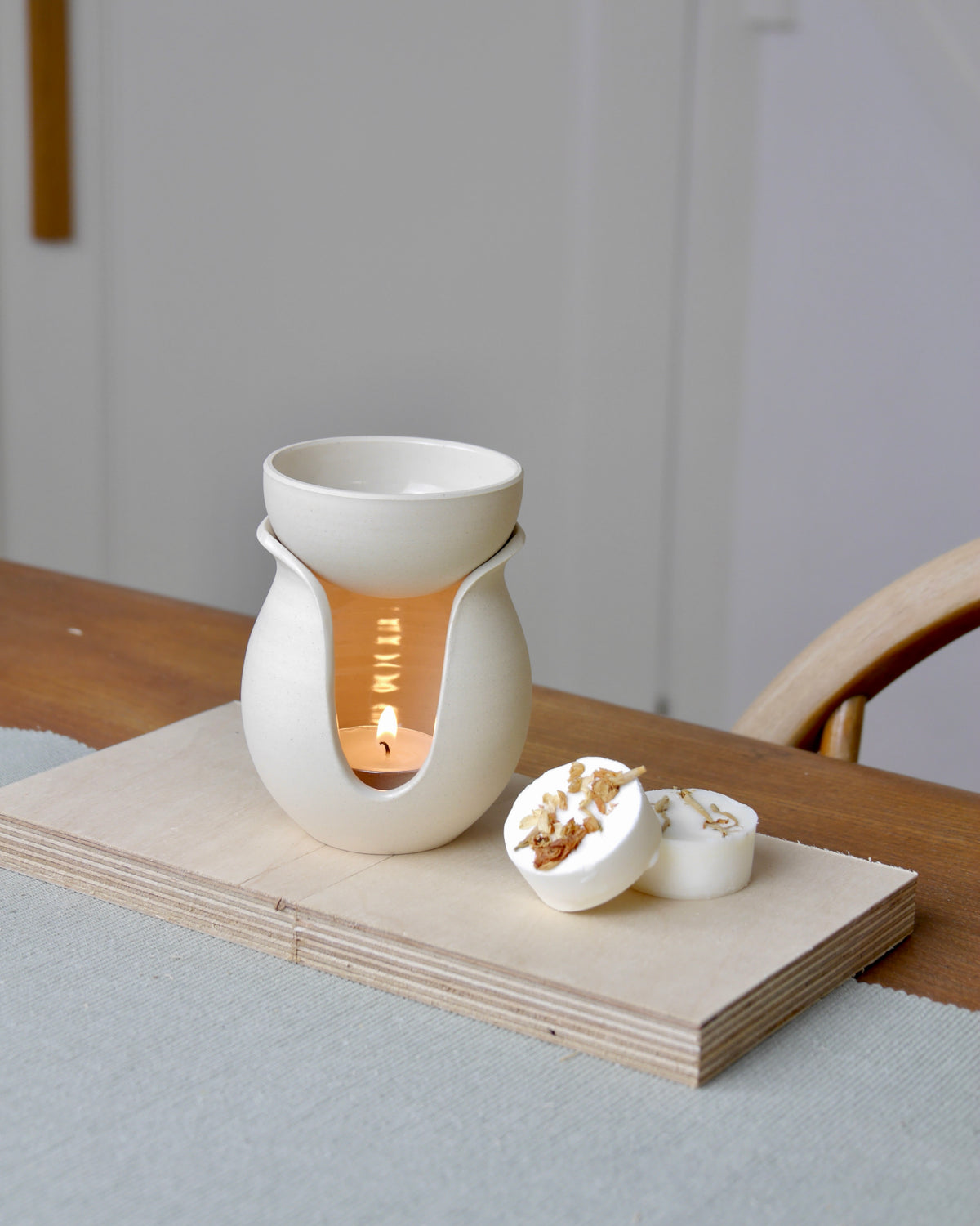 Ceramic Oil Burner, Chalk