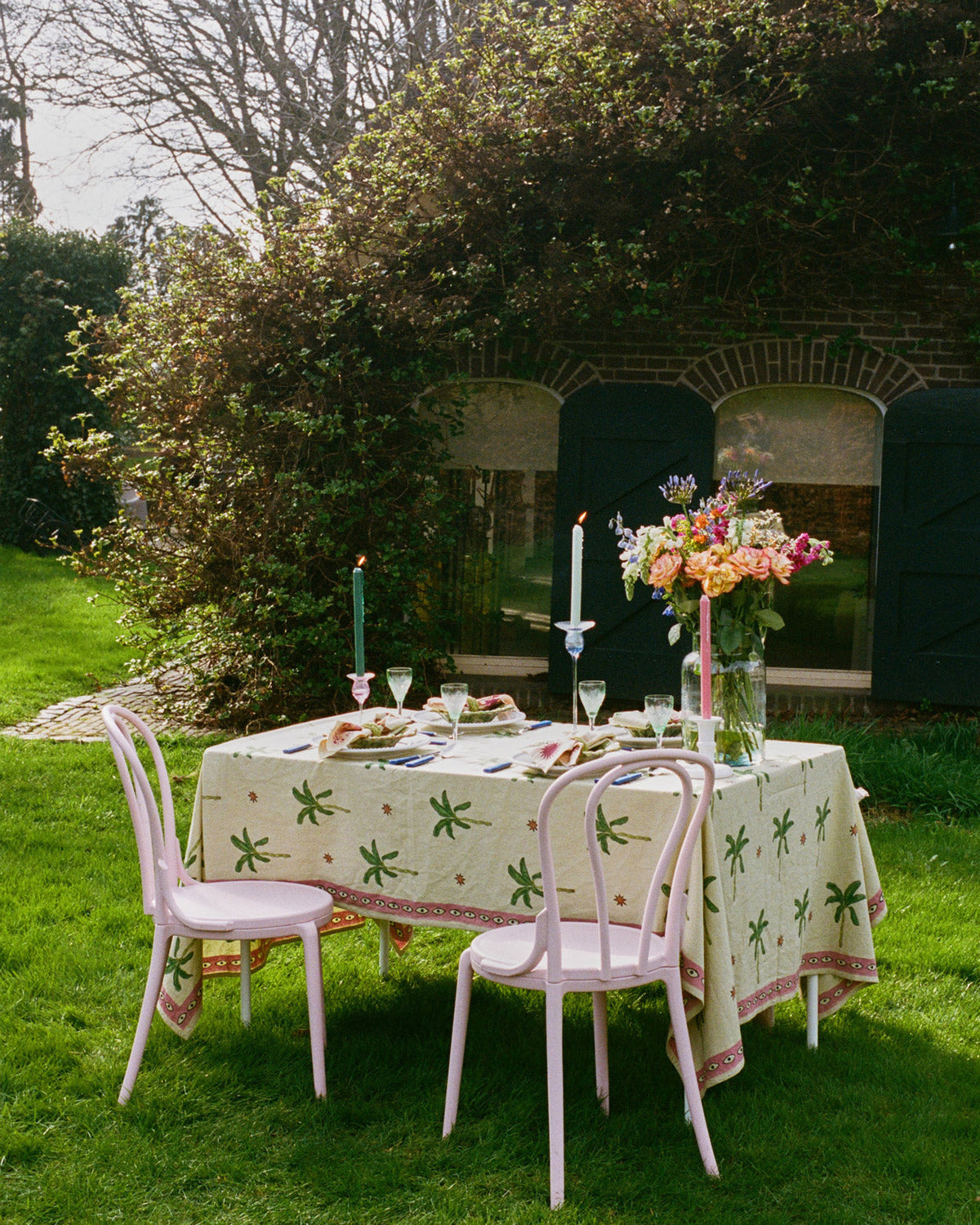 The Green Palmtree Tablecloth