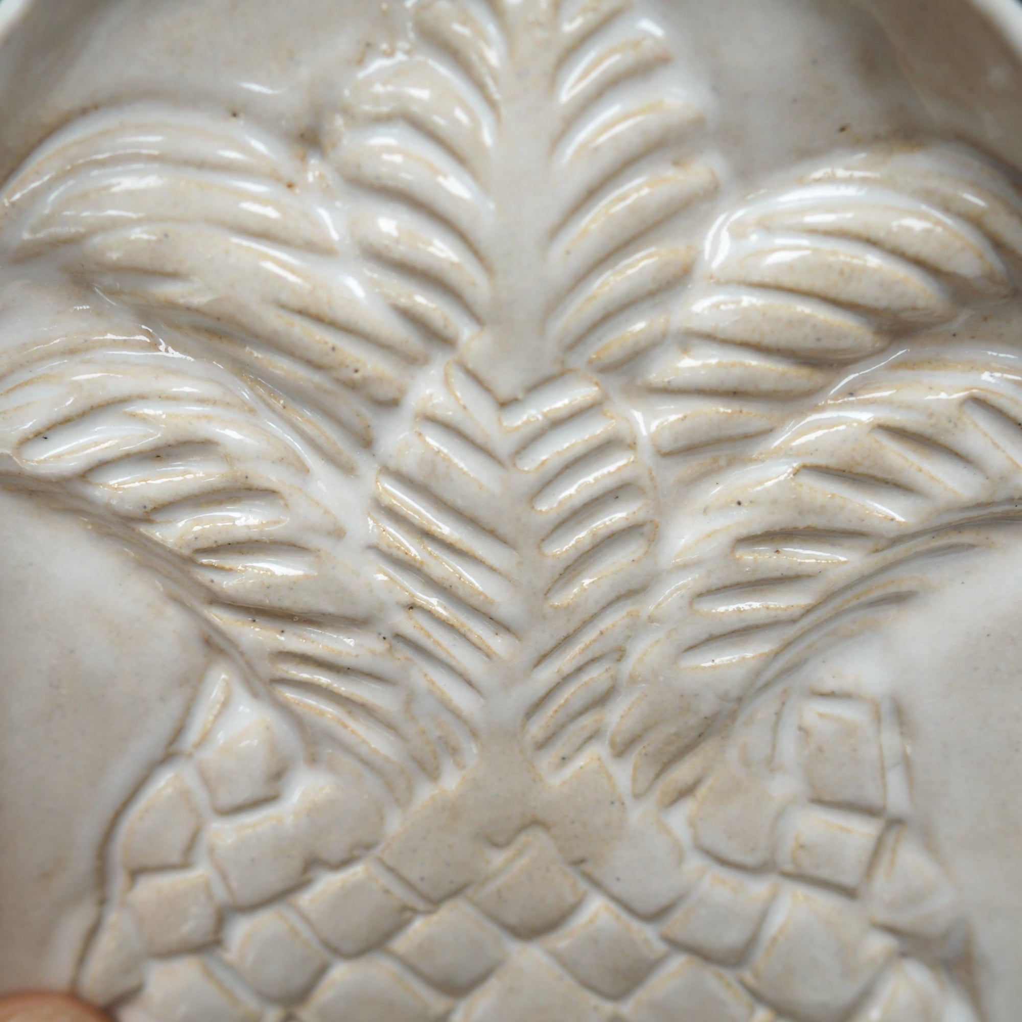Ceramic Oatmeal Gloss Pineapple Serving Plate